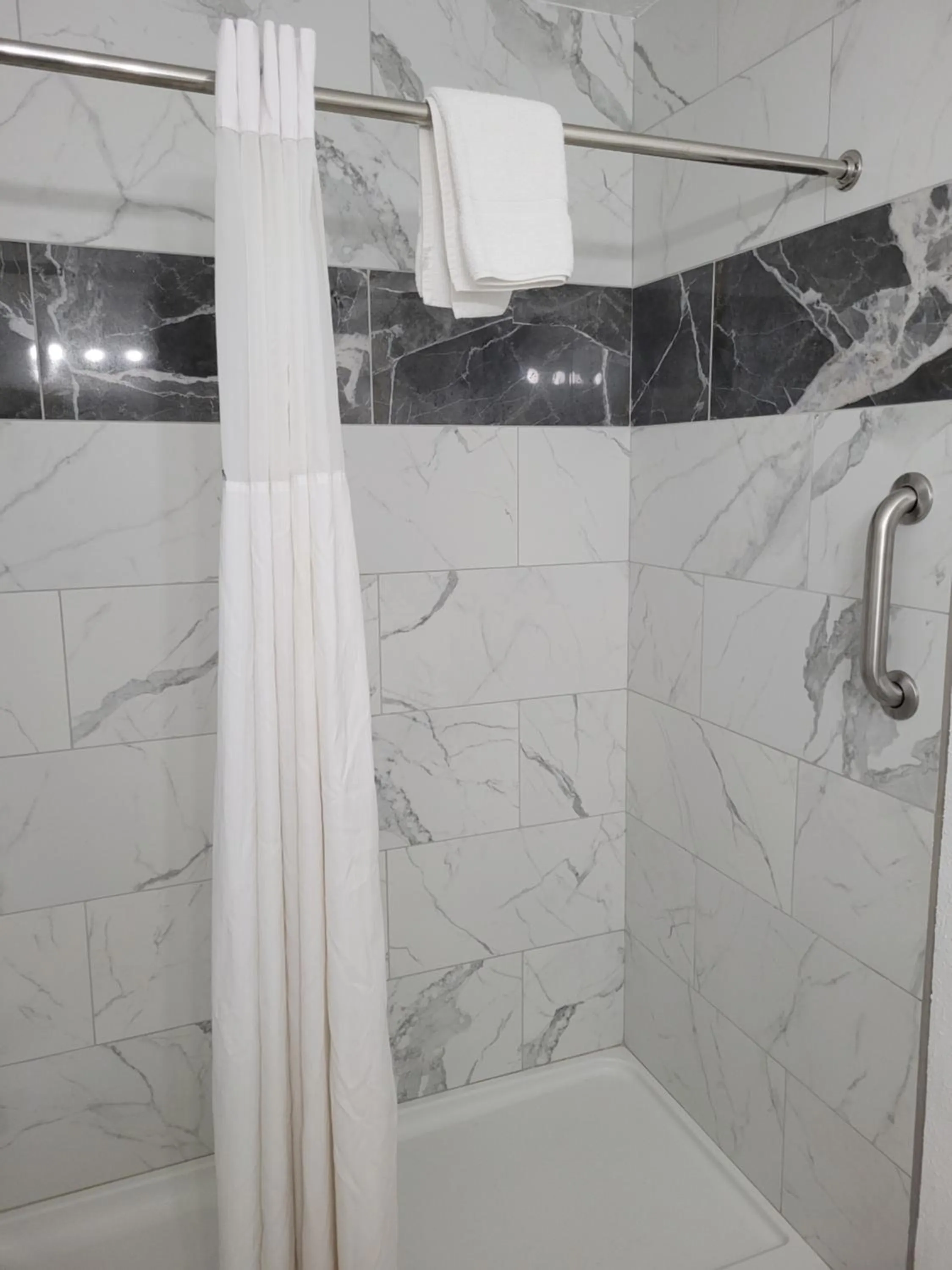 Bathroom in Sands Motel