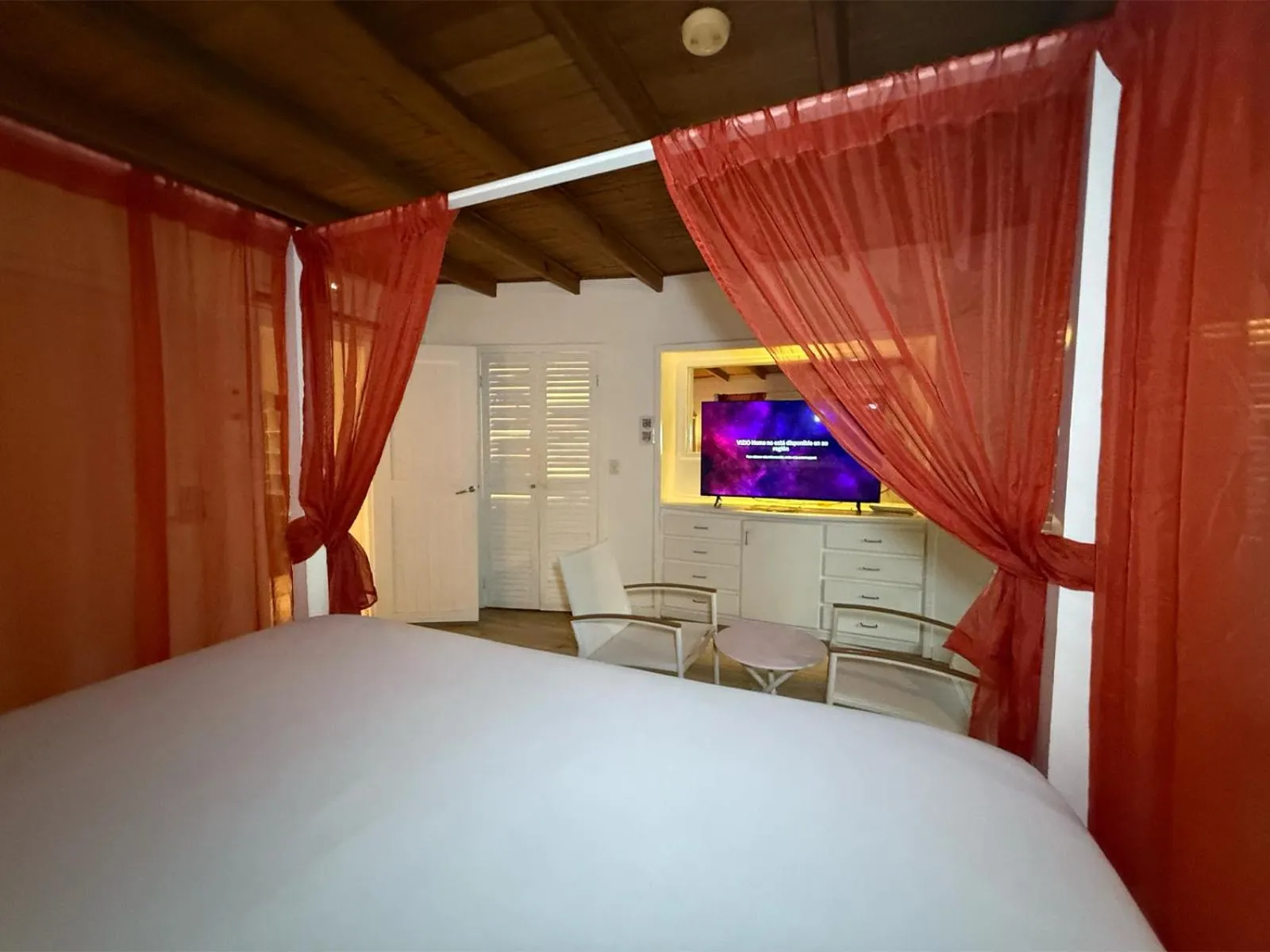 Photo of the whole room, Bed in Hotel Henry Morgan All Inclusive