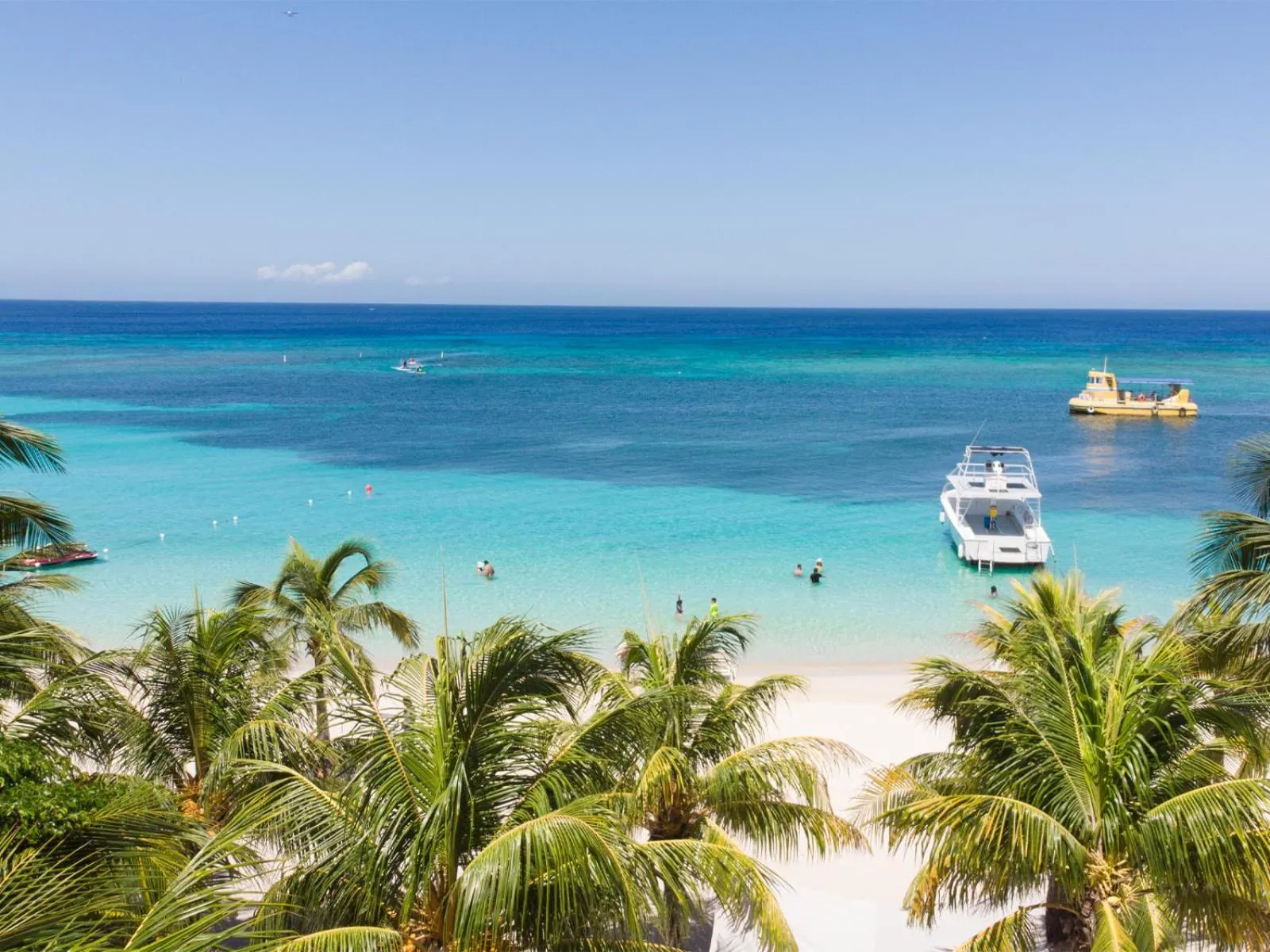 Beach in Hotel Henry Morgan All Inclusive