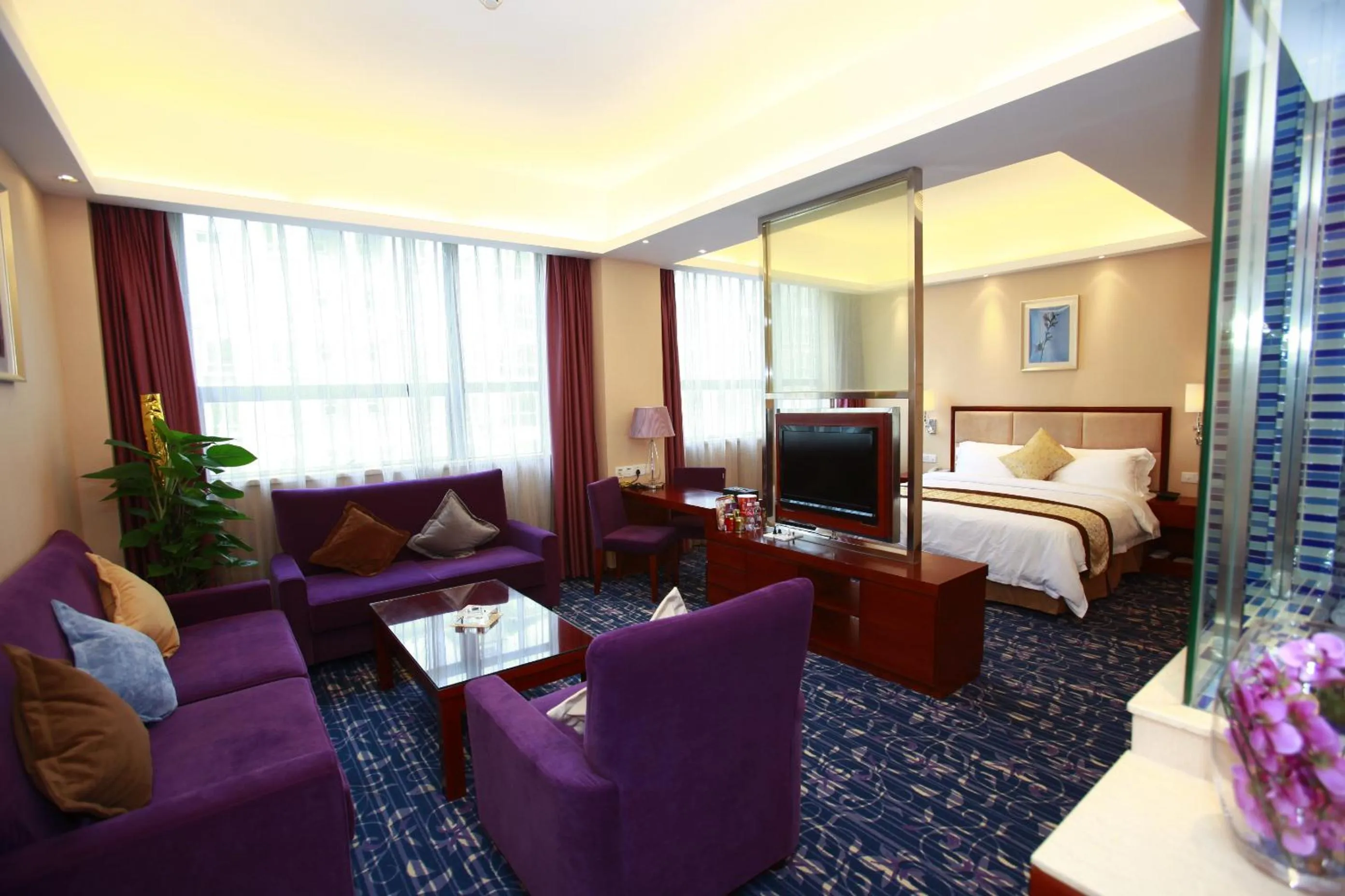Photo of the whole room, Bed in Sentosa Hotel Shenzhen Majialong Branch