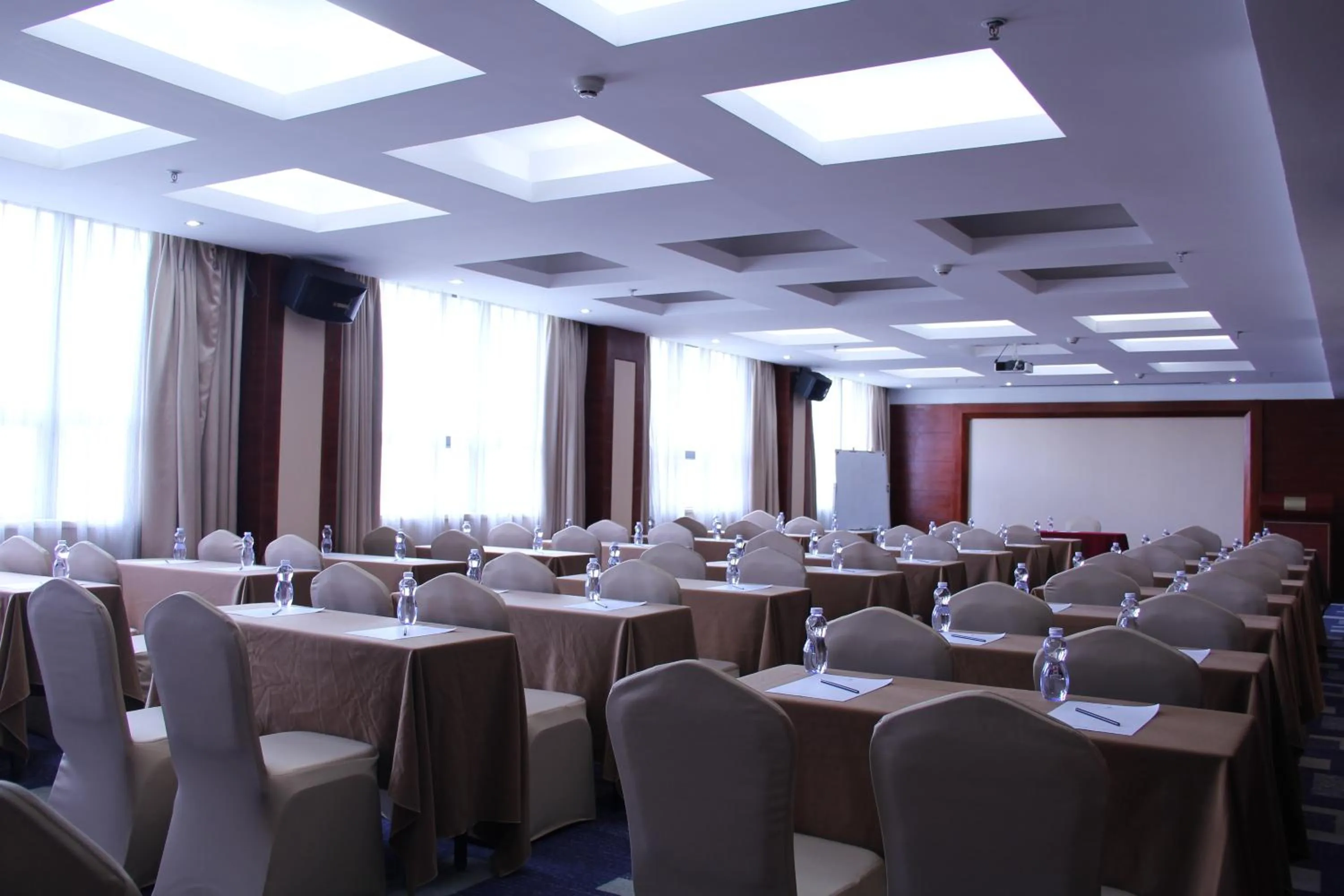 Business facilities in Sentosa Hotel Shenzhen Majialong Branch