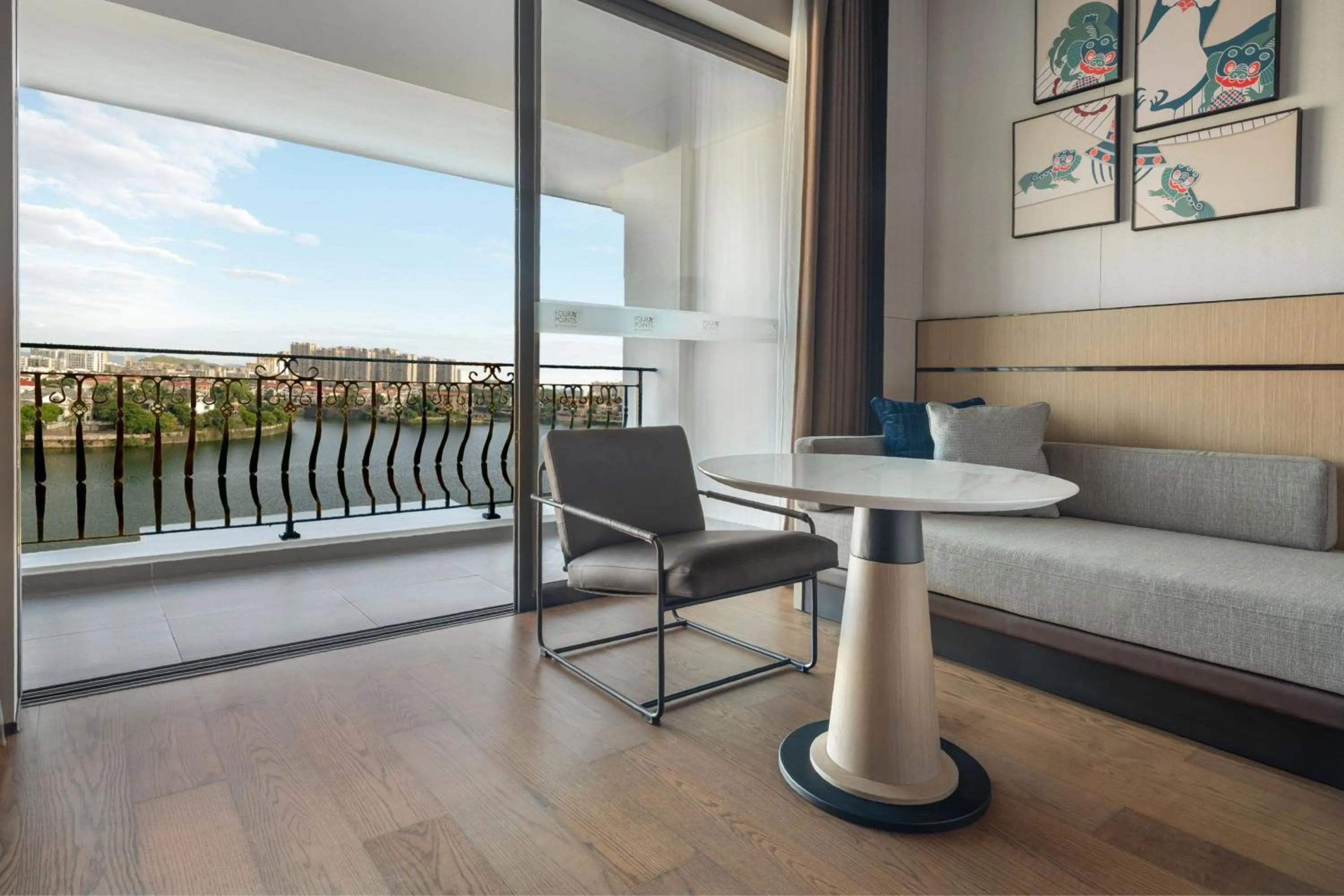 Photo of the whole room in Four Points by Sheraton Yangjiang City Center