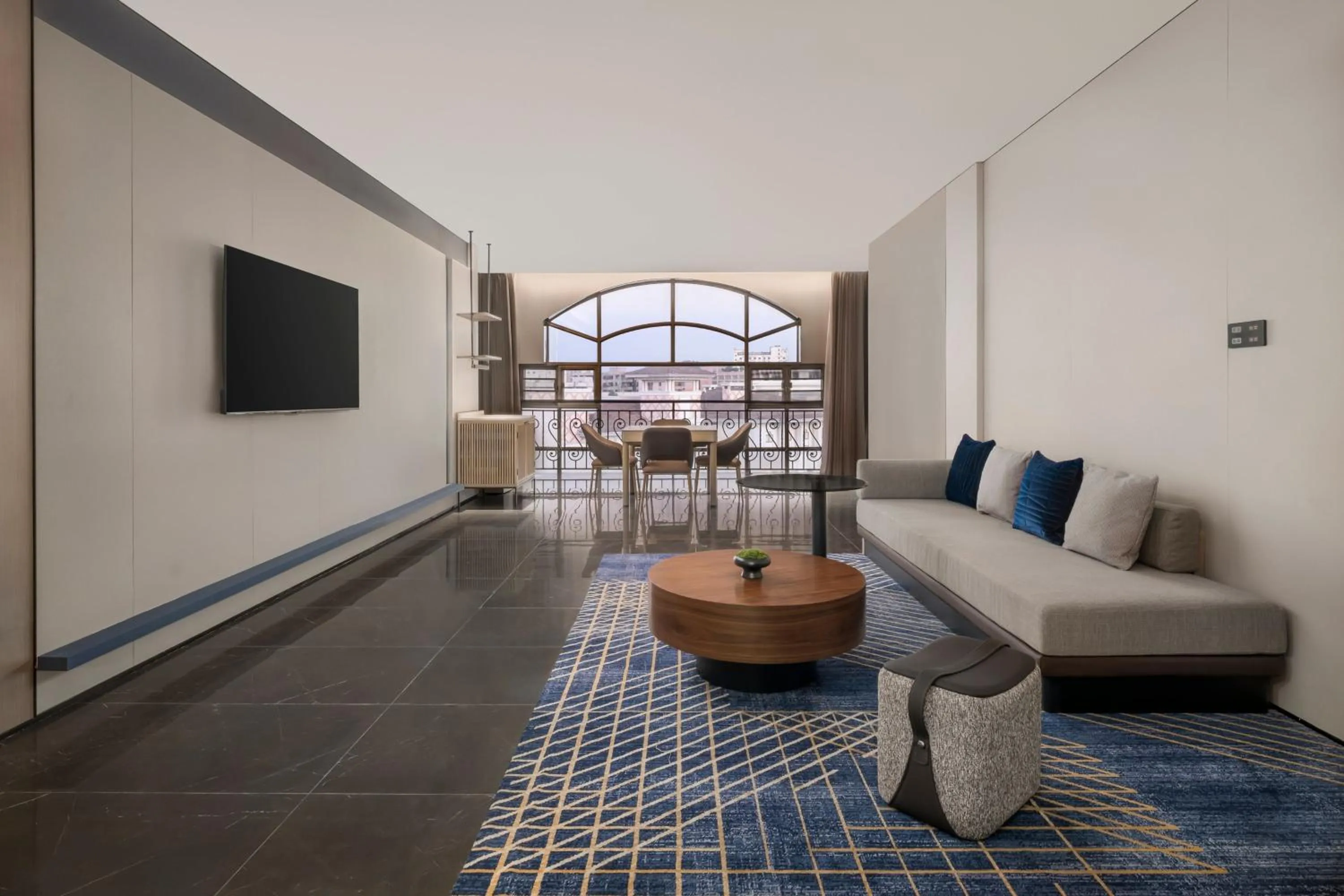 Photo of the whole room in Four Points by Sheraton Yangjiang City Center