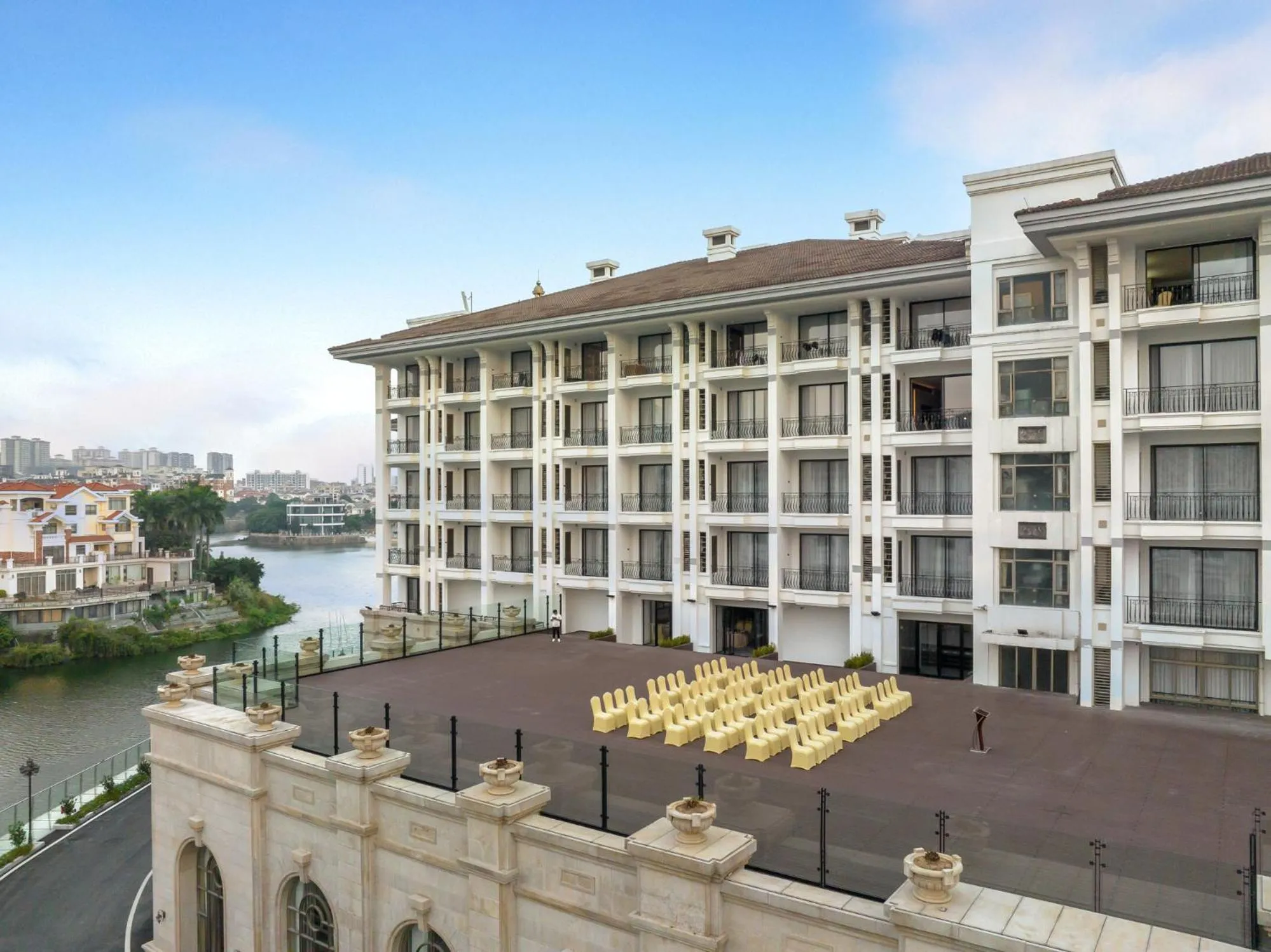 Balcony/Terrace in Four Points by Sheraton Yangjiang City Center