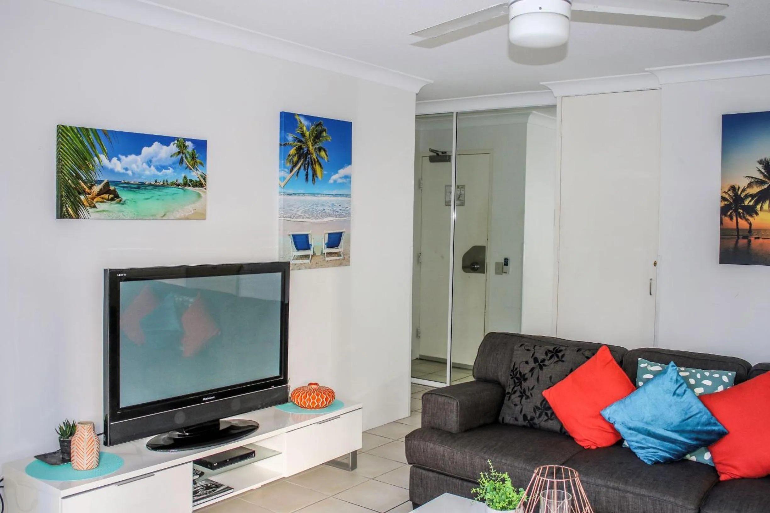 TV and multimedia in Surfers Beach Holiday Apartments