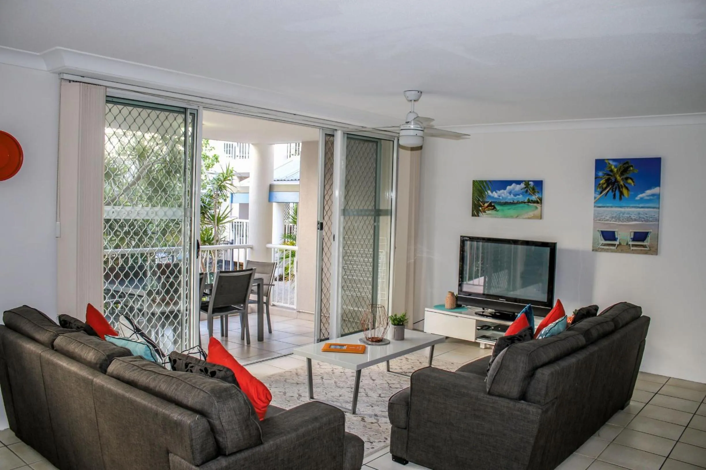 TV and multimedia in Surfers Beach Holiday Apartments