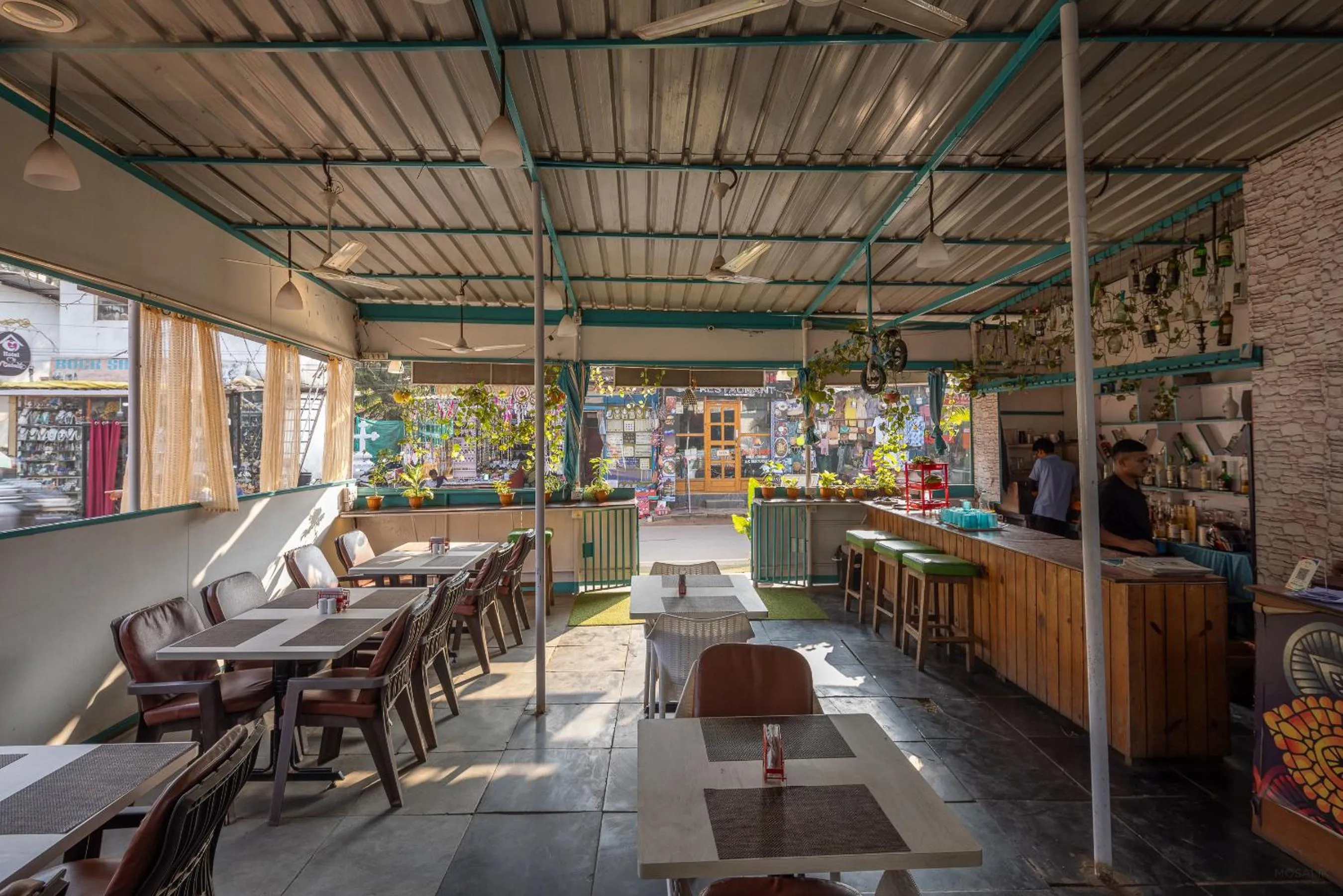 Restaurant/places to eat in Crystall Goa, Onyx Edition