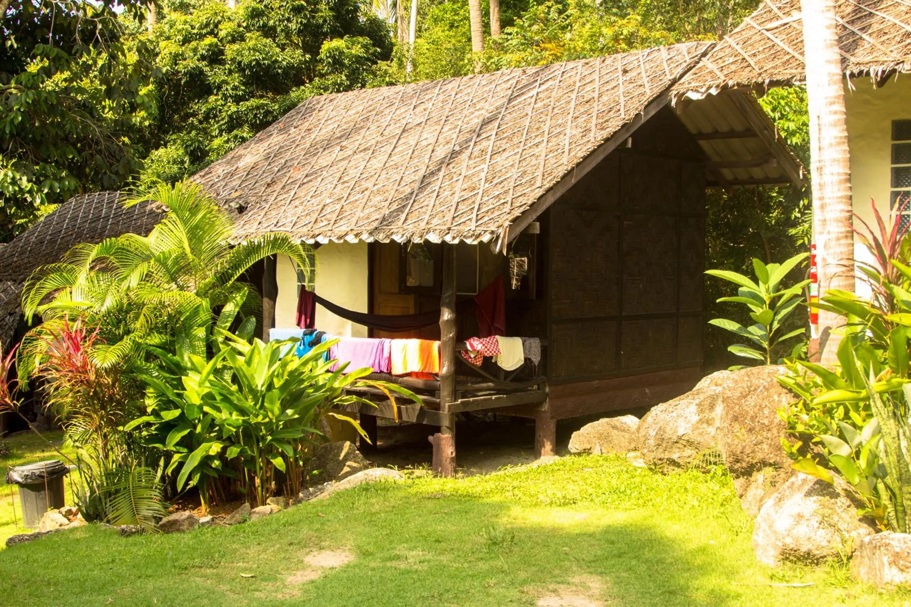 Property building in Shiralea Backpackers Resort