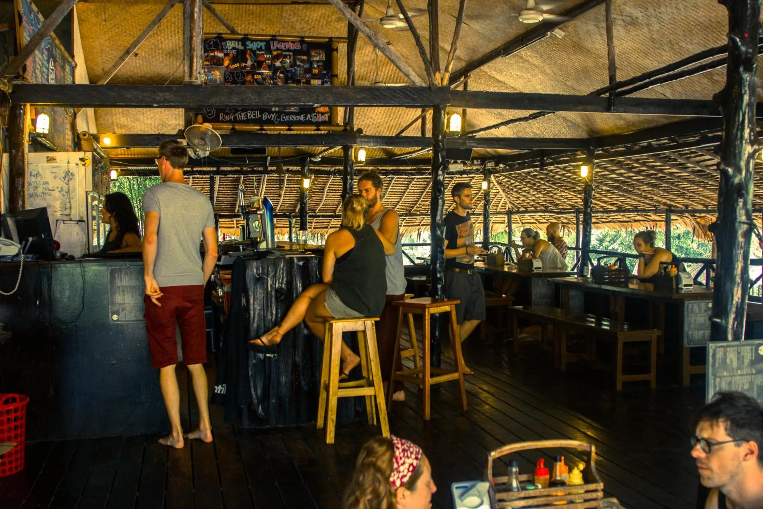 Restaurant/places to eat in Shiralea Backpackers Resort