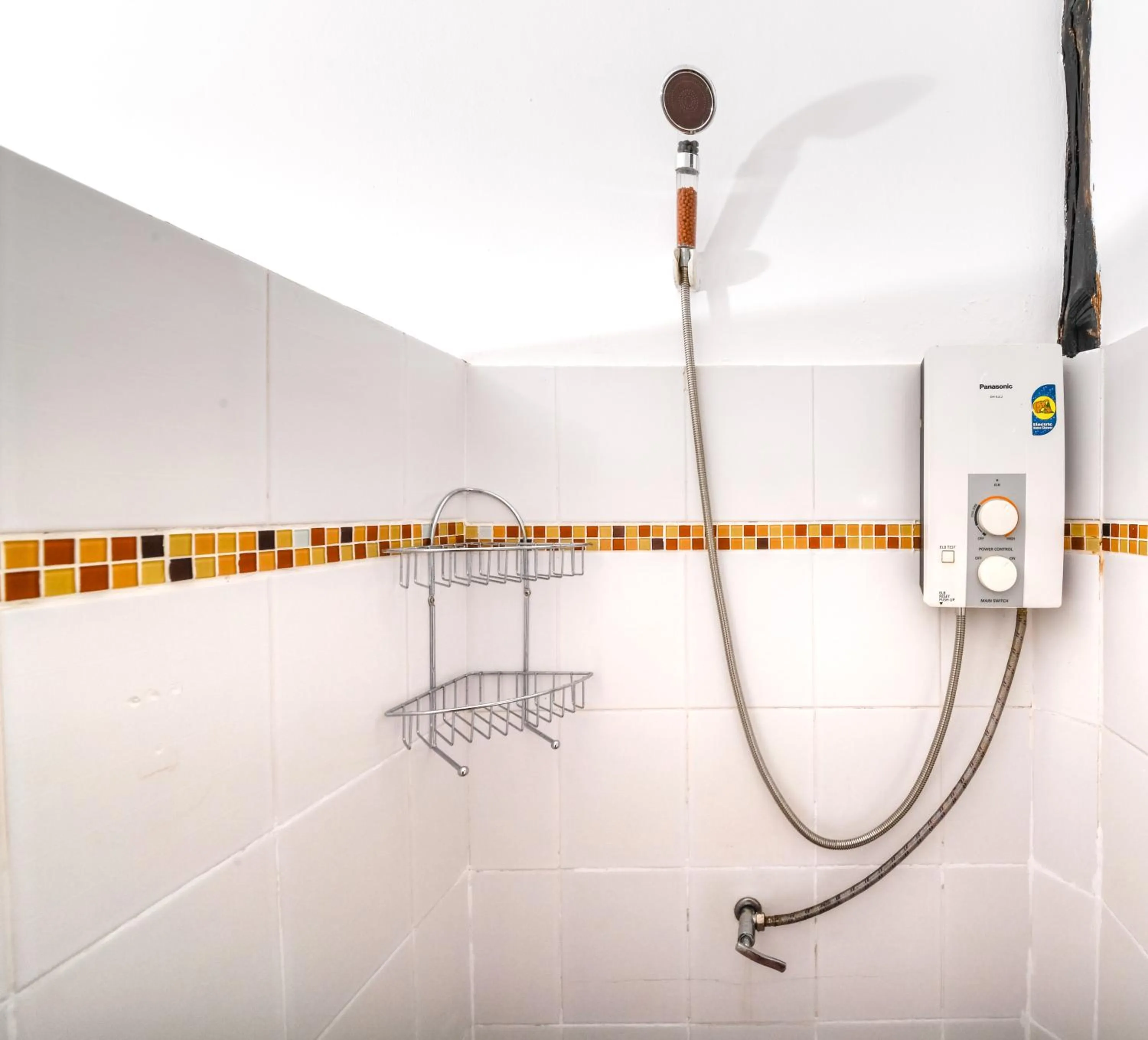 Shower in Shiralea Backpackers Resort