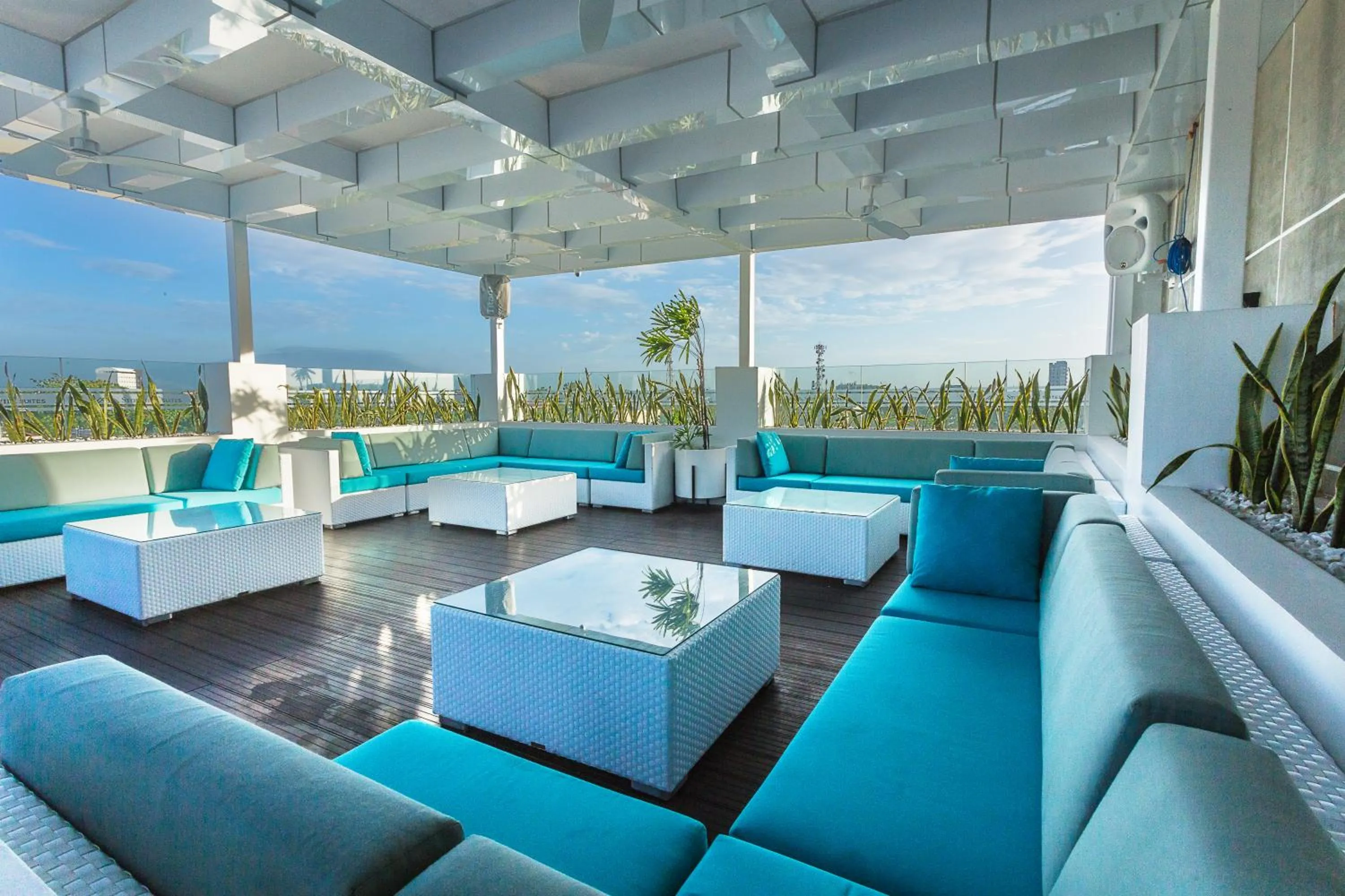 Lounge or bar in Stonehill Suites