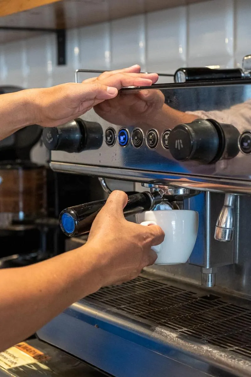 Restaurant/places to eat in Stonehill Suites