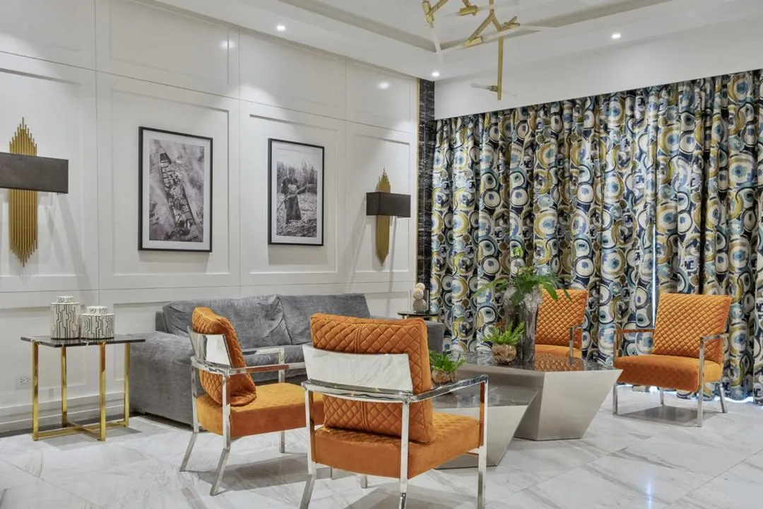 Living room in Stonehill Suites