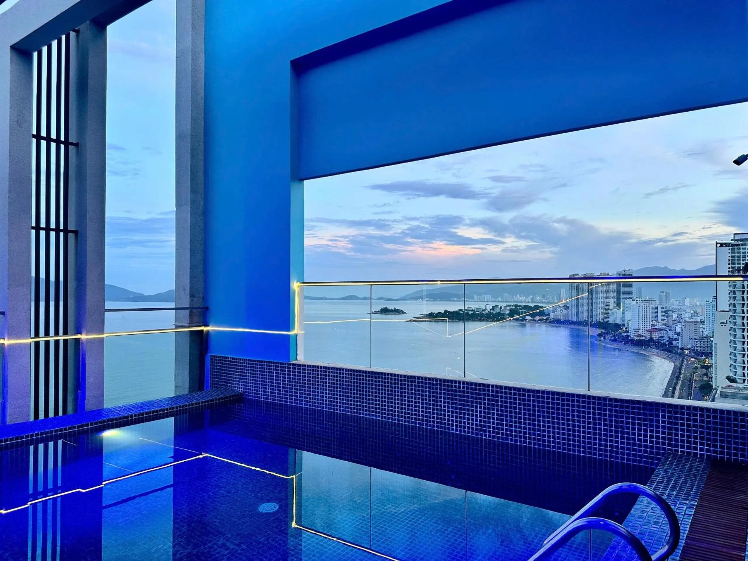 Swimming pool in Joy Trip Hotel & Spa Nha Trang