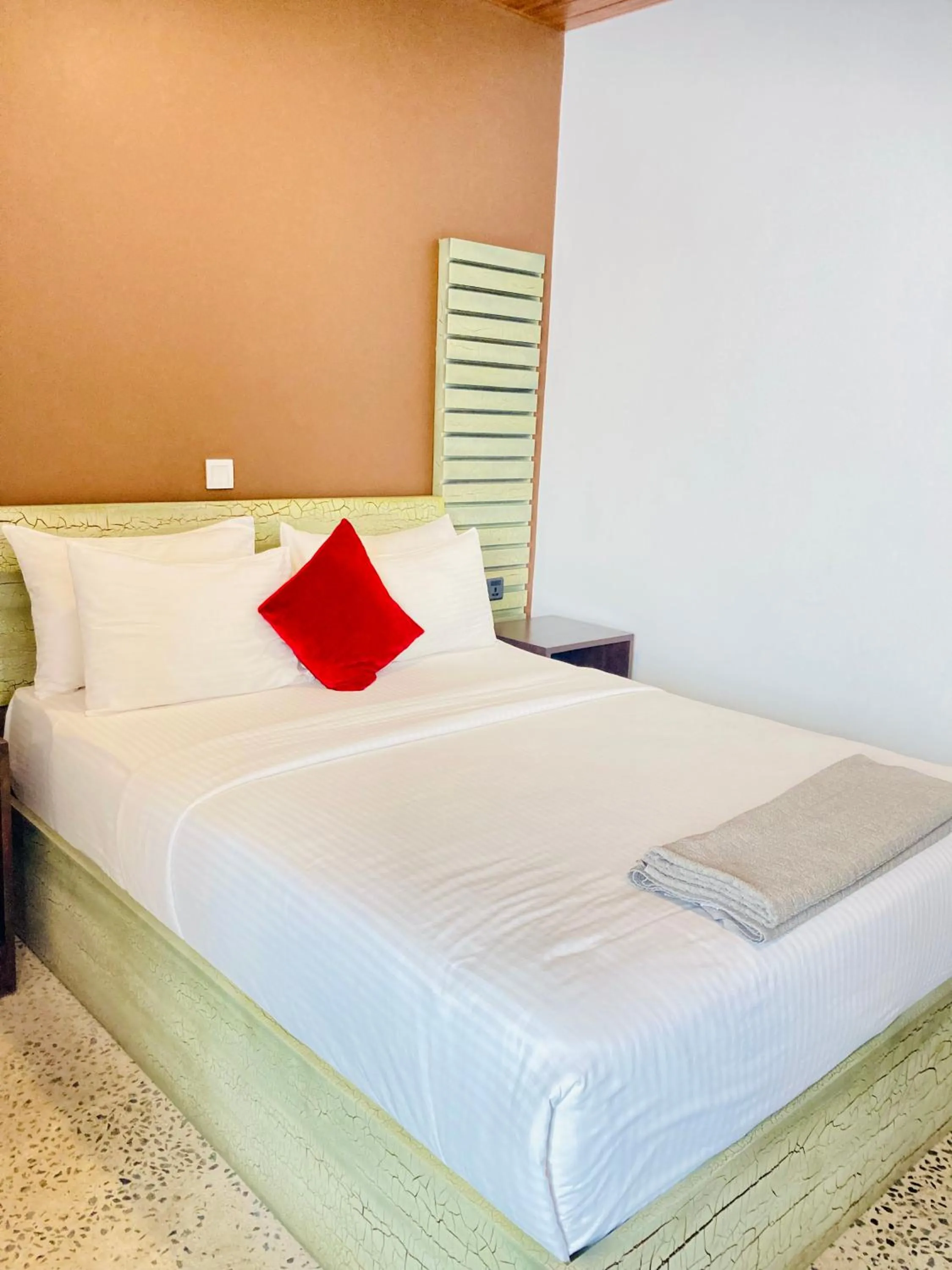 Bedroom, Bed in Hotel 198 Negombo