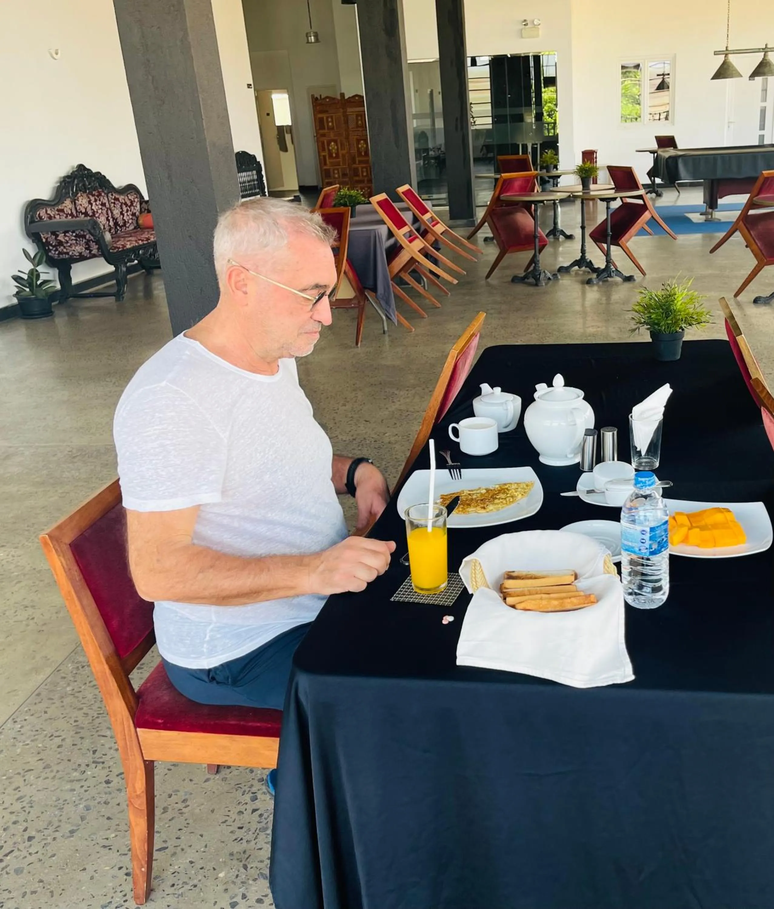 Restaurant/places to eat in Hotel 198 Negombo