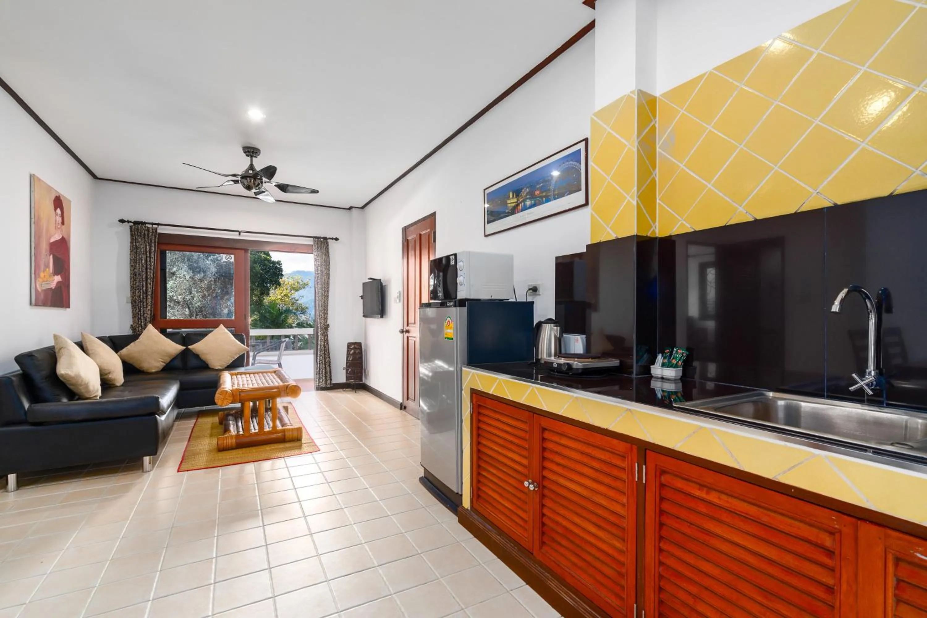 Coffee/tea facilities in Chaweng Lakeview Residence