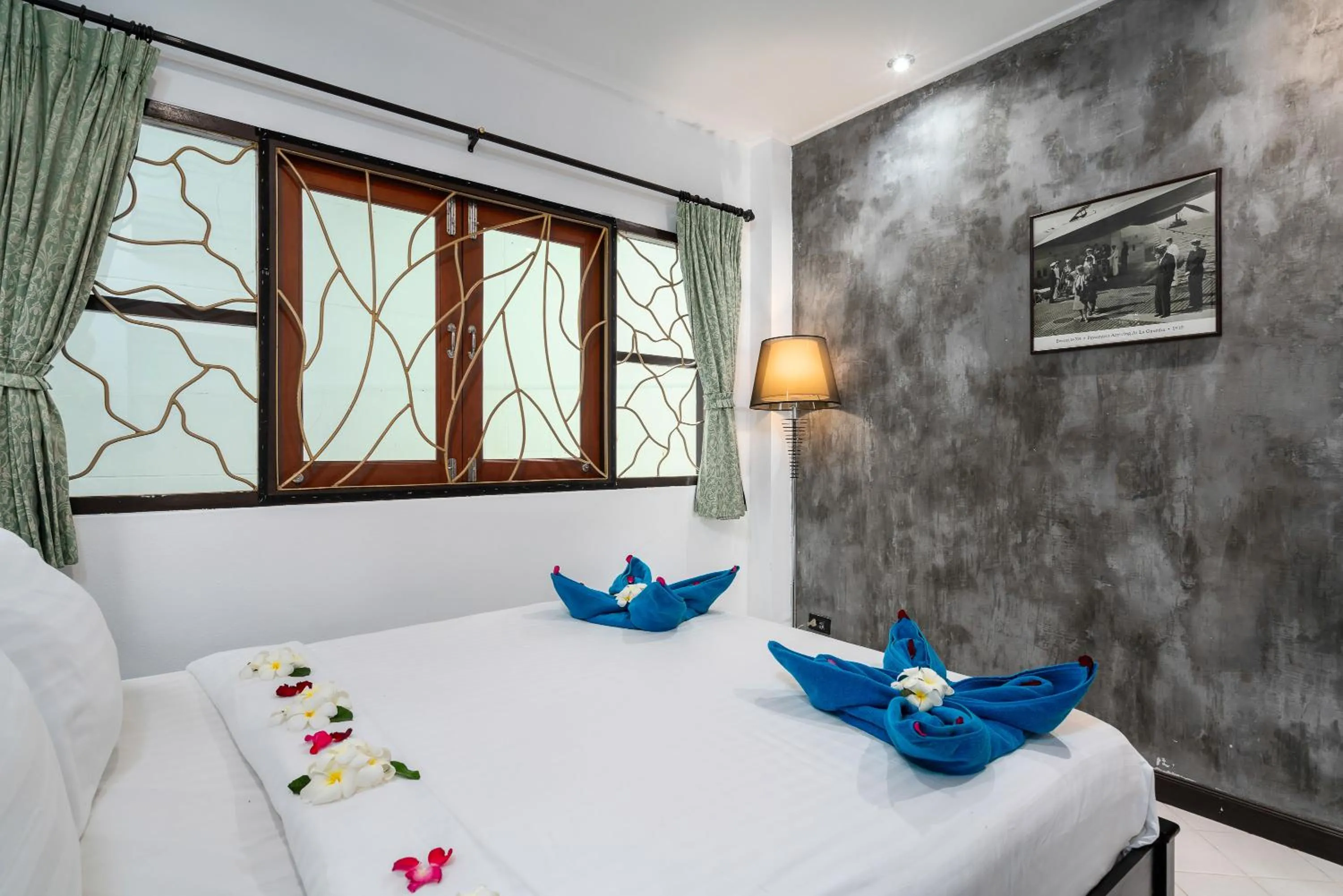 Bedroom, Bed in Chaweng Lakeview Residence