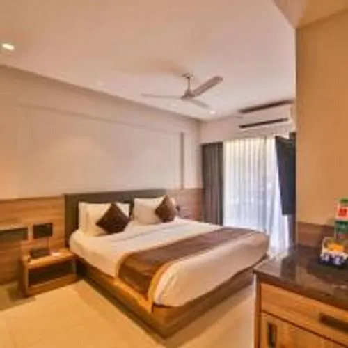 Bedroom, Bed in Regenta Inn Palacio De Goa, Panjim