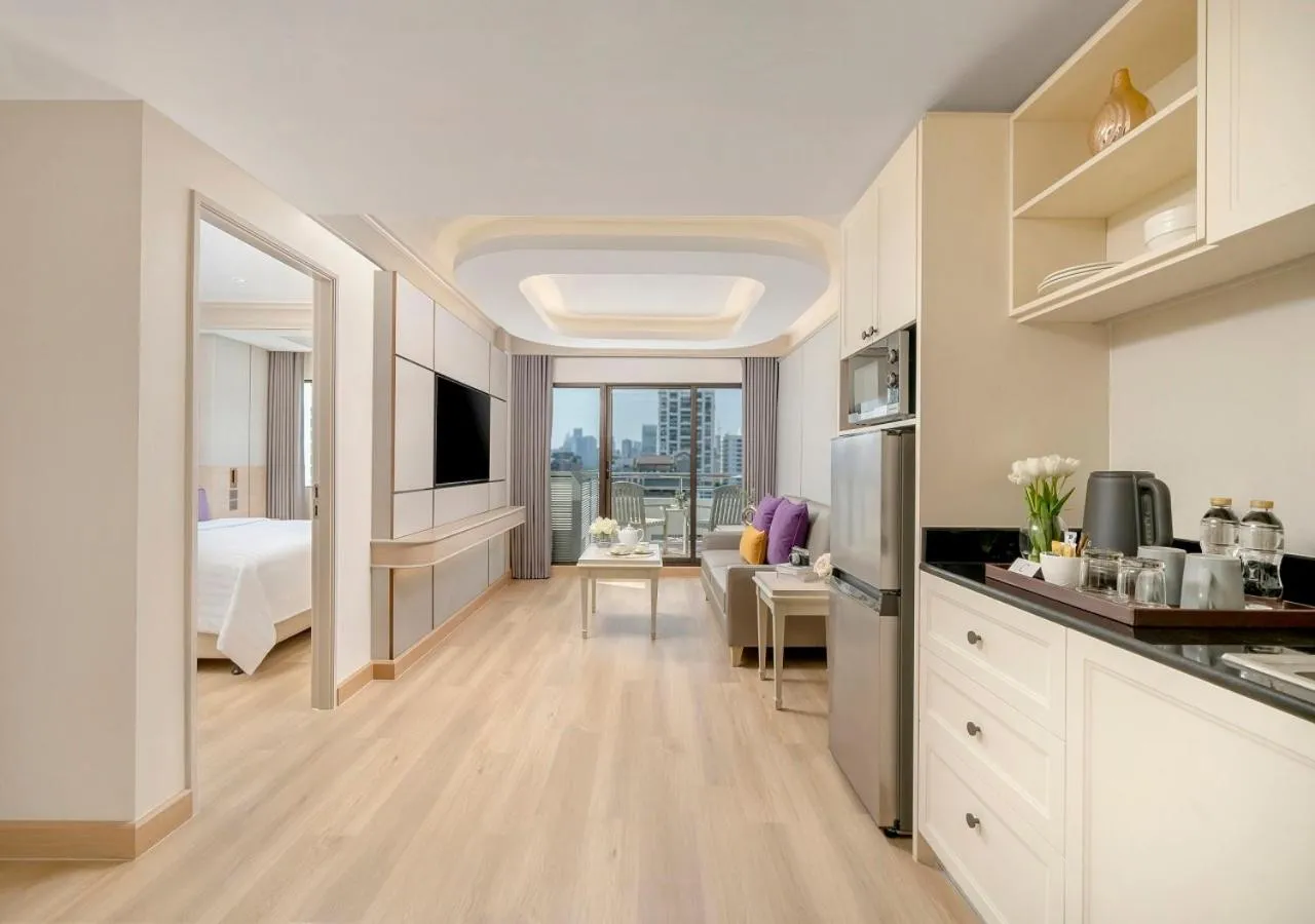 Photo of the whole room, Bed in Centre Point Sukhumvit 10