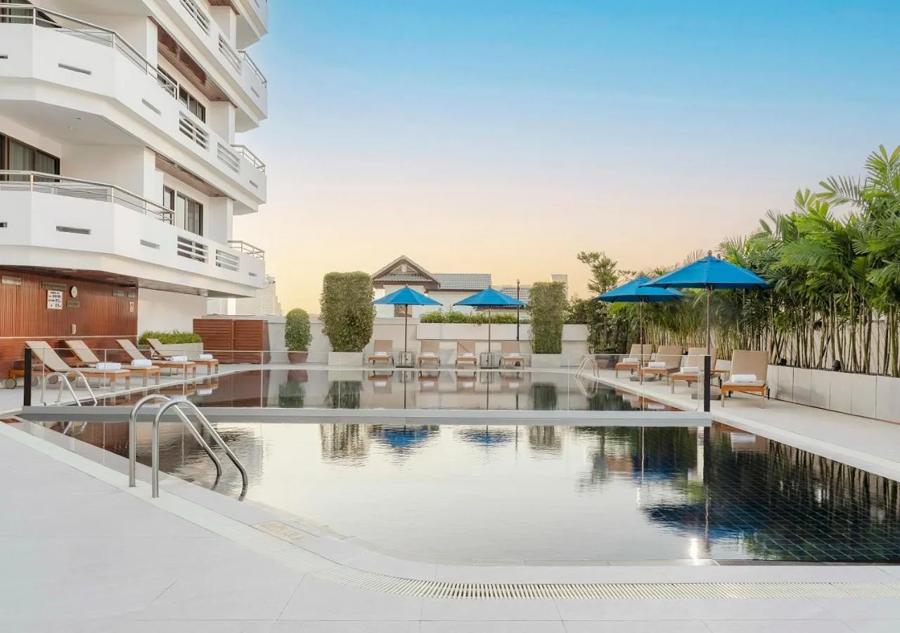 Swimming pool in Centre Point Sukhumvit 10