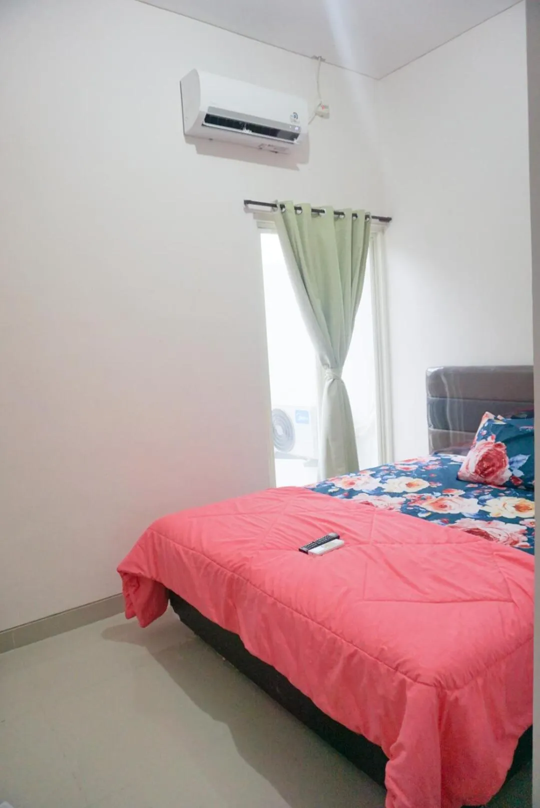 Bed in Surabaya Homey near Juanda Airport Syariah
