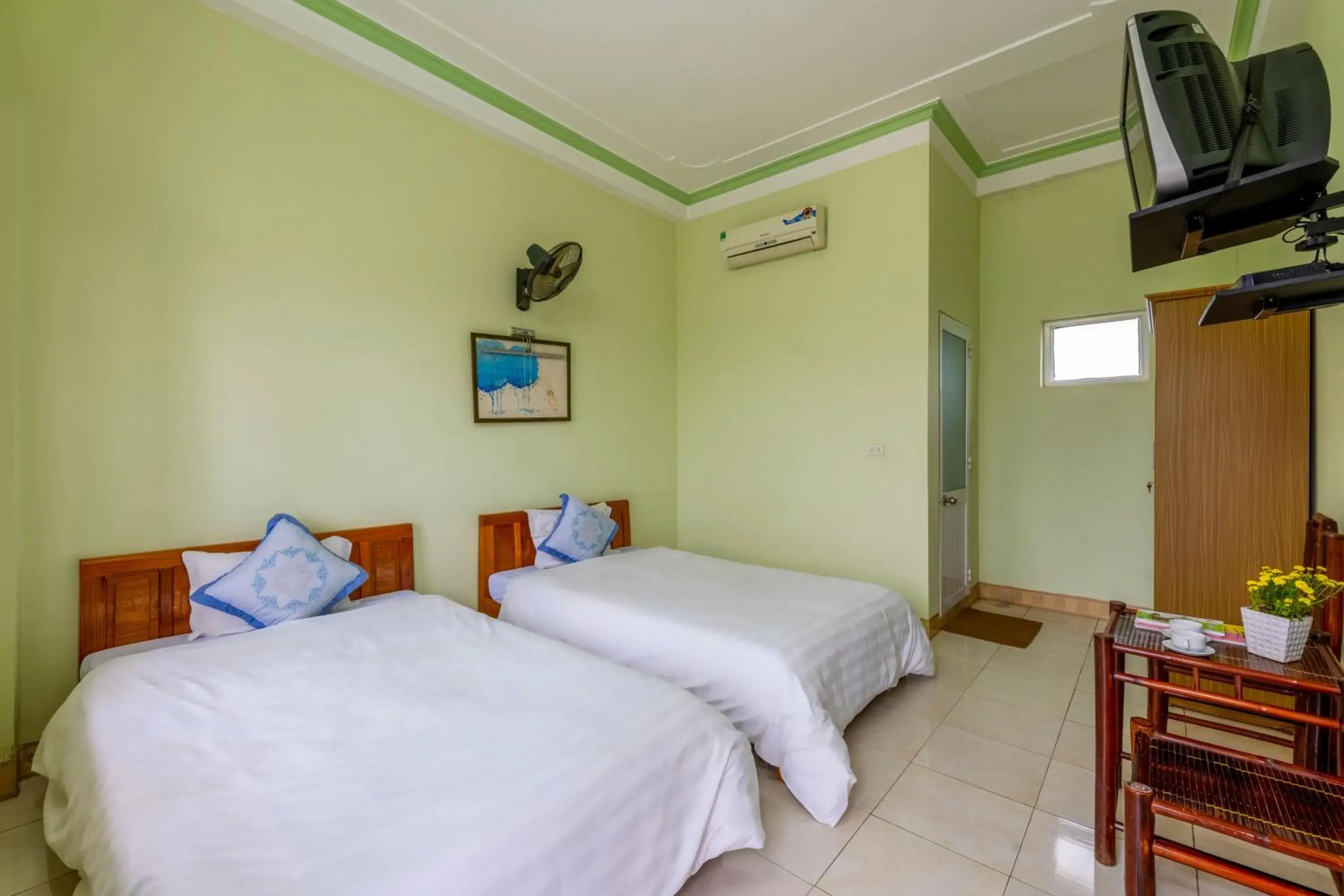 Twin Room with Balcony in Gia Nguyen Hotel Twin Room with Balcony in Gia Nguyen Hotel