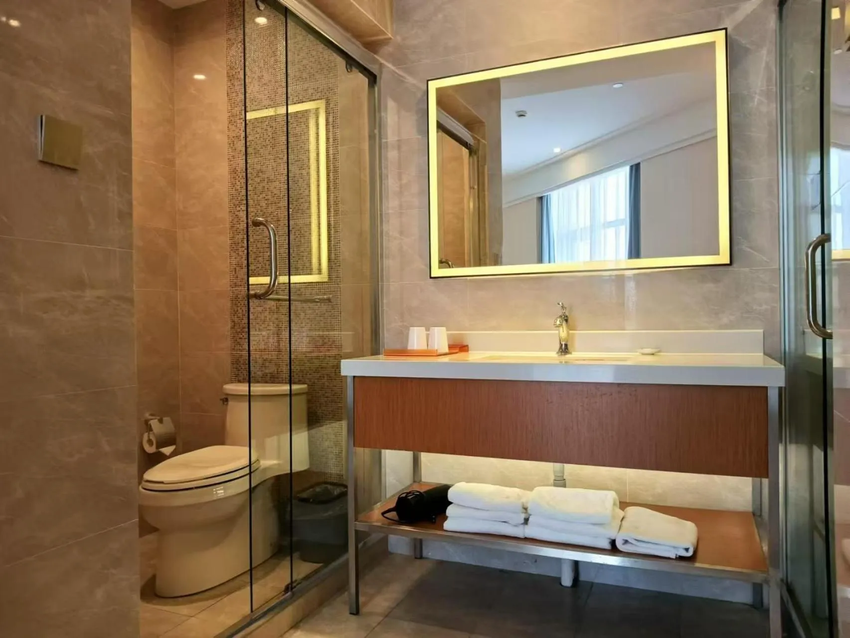 Linjiang International Cruise Hotel Baoyang Road