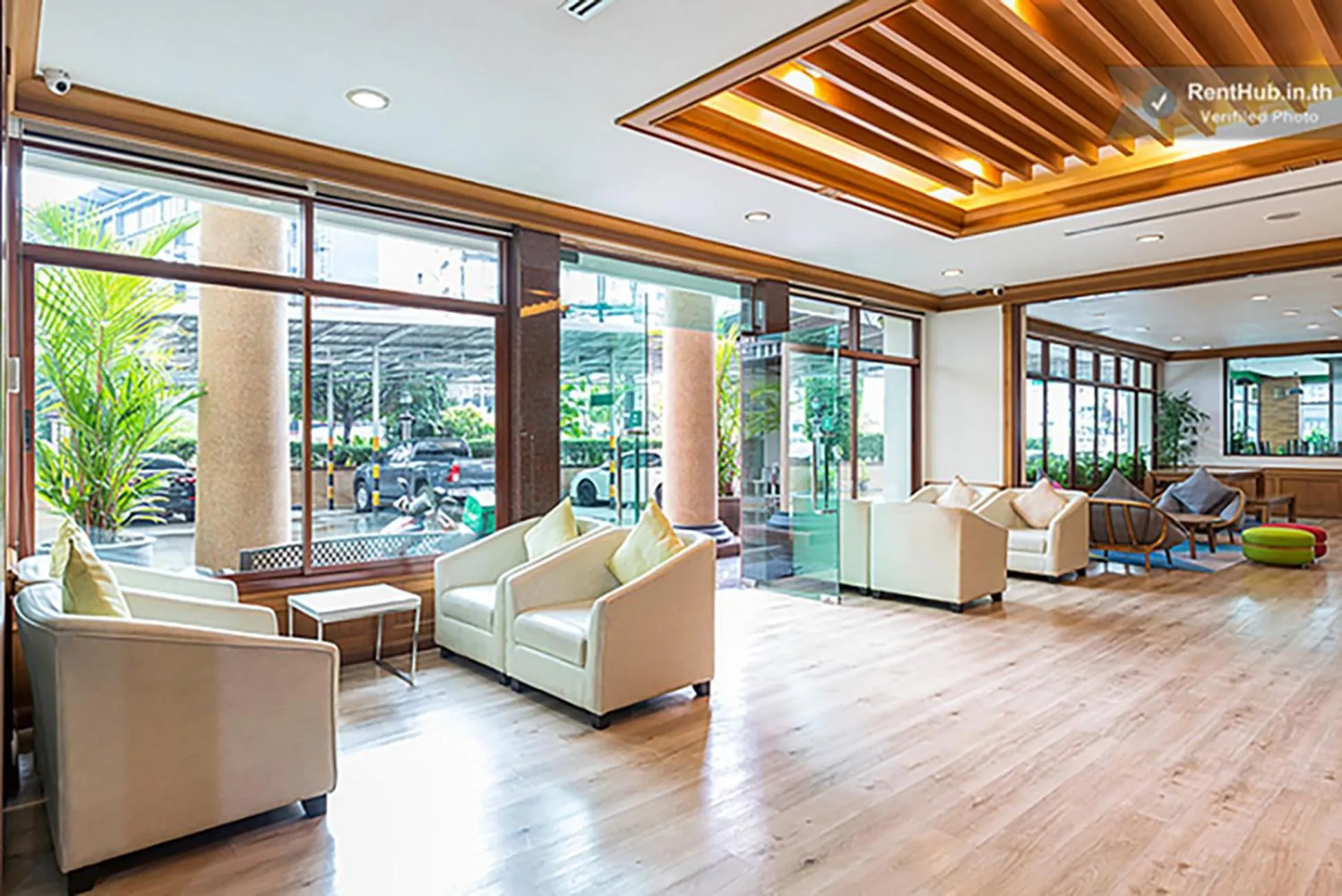 Lobby/Reception in V Residence Hotel