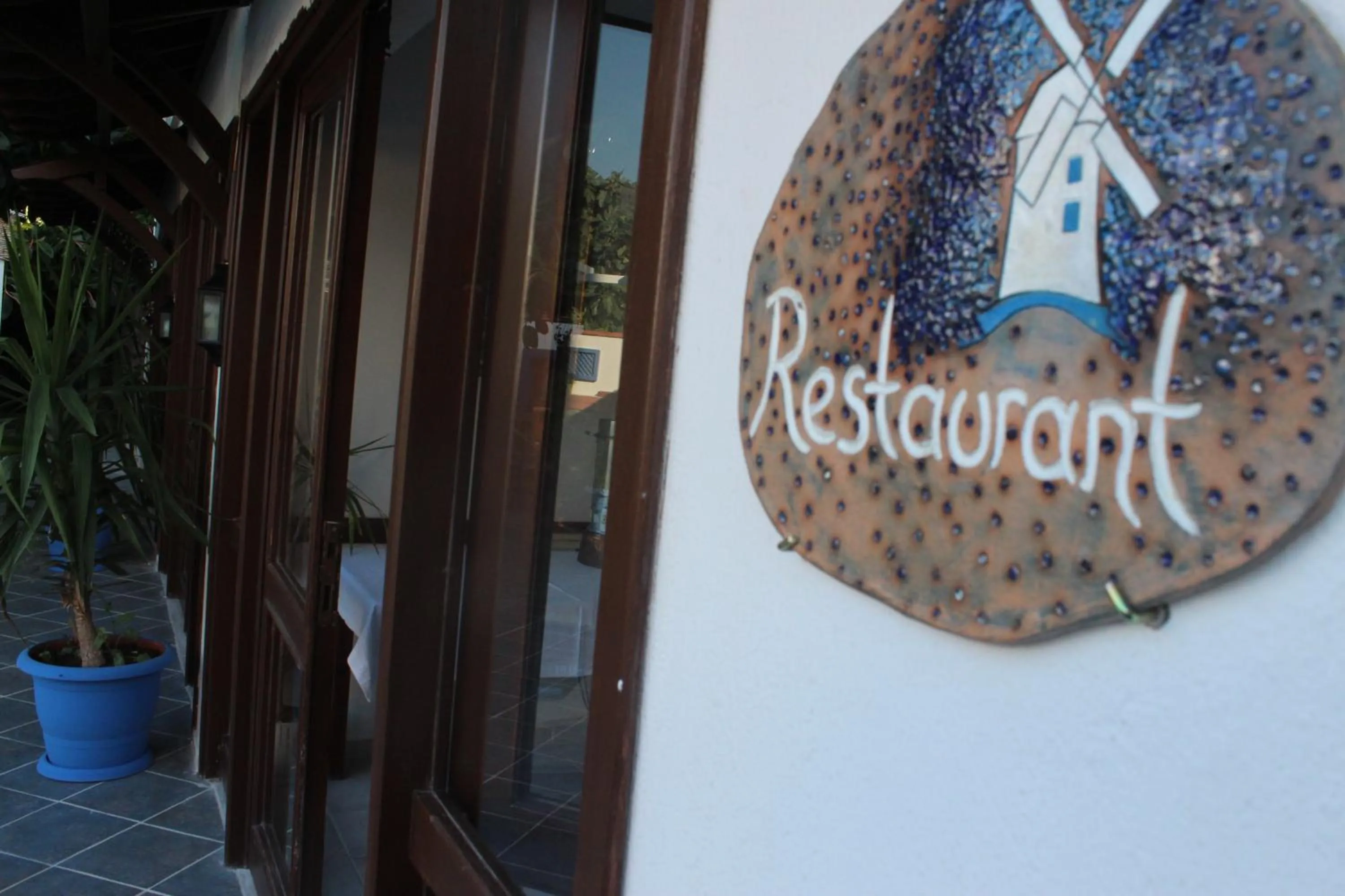 Restaurant/places to eat in Oya Butik Otel