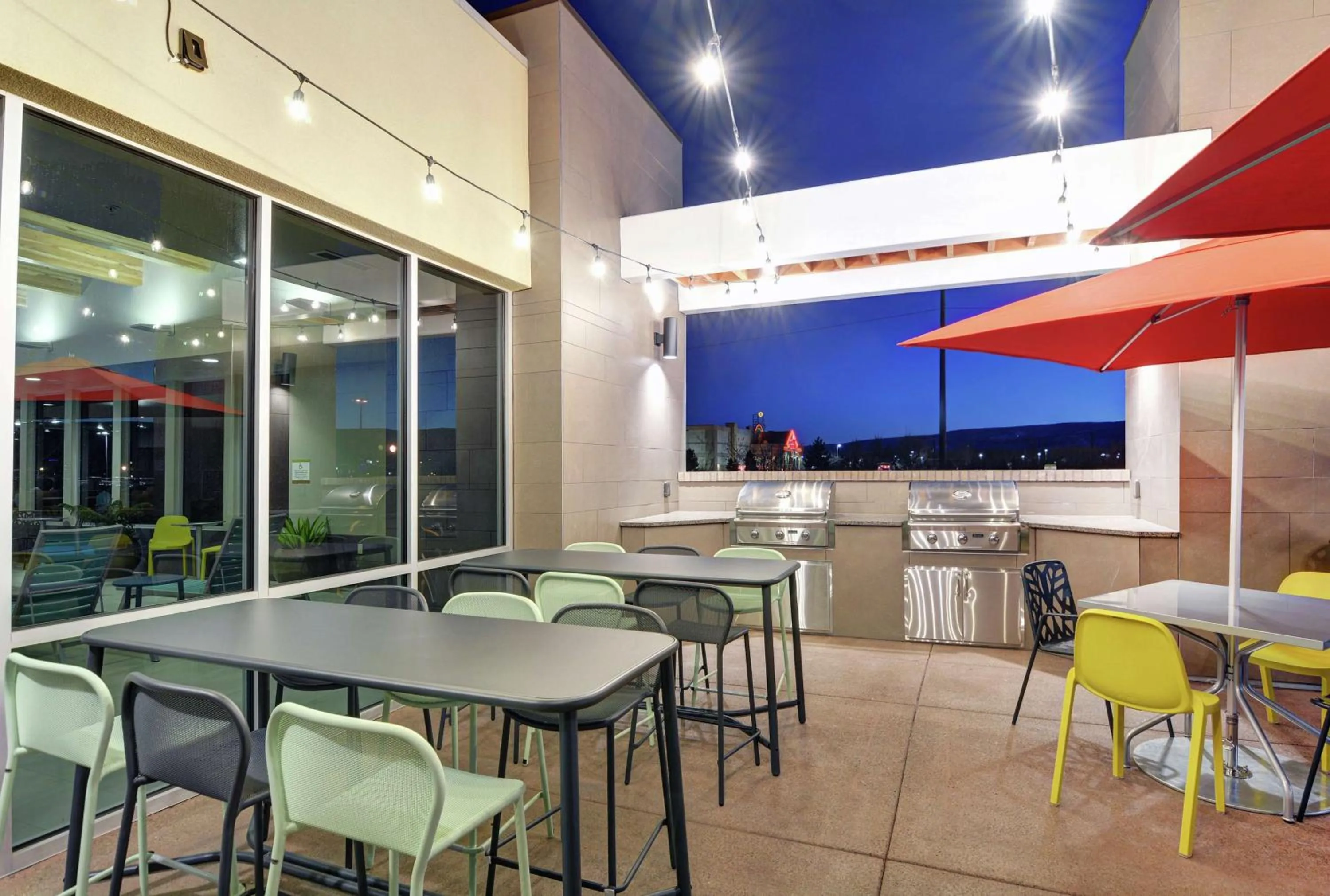 Dining area in Home2 Suites By Hilton Grand Junction Northwest