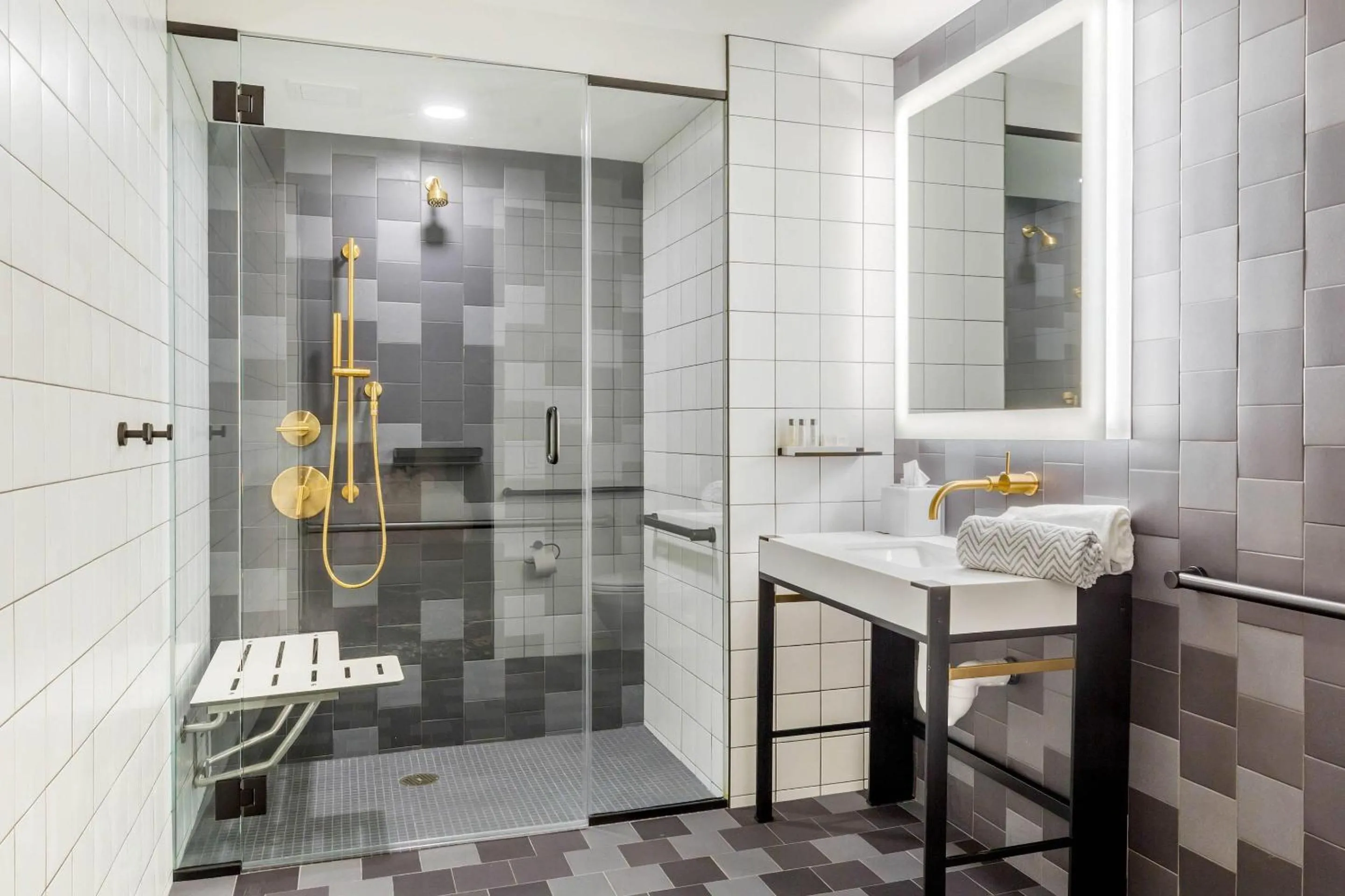 Bedroom in Cambria Hotel Boston Downtown - Seaport