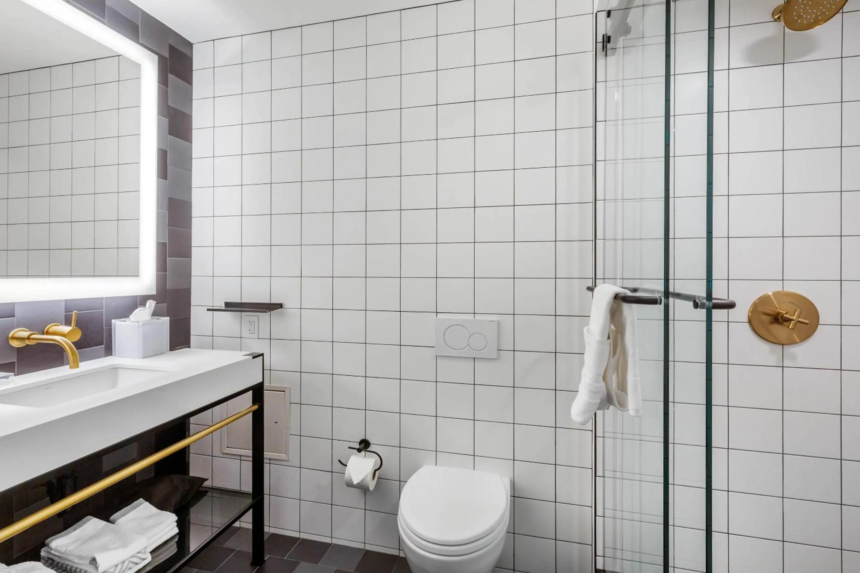 Bedroom in Cambria Hotel Boston Downtown - Seaport