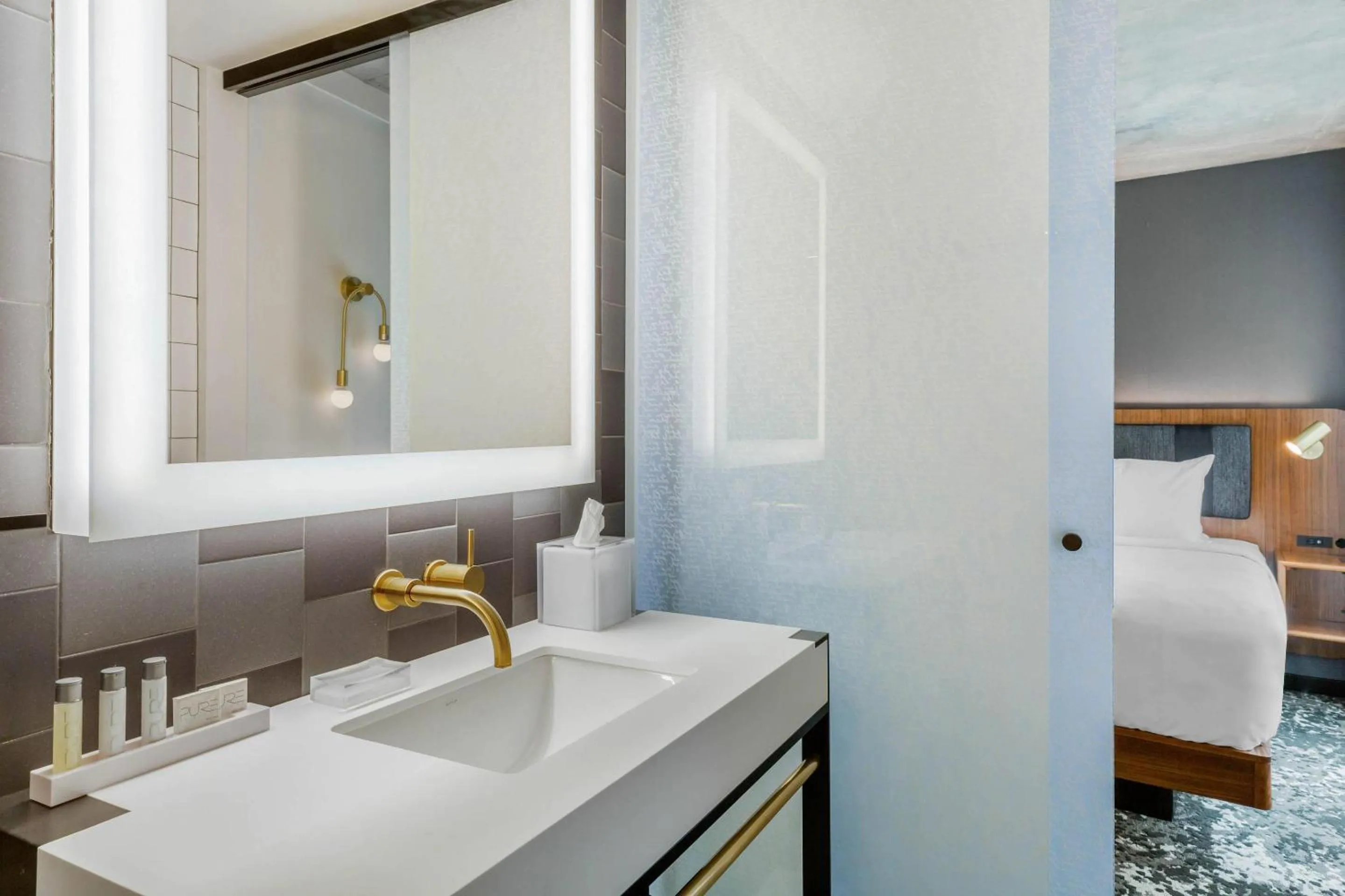 Bedroom in Cambria Hotel Boston Downtown - Seaport