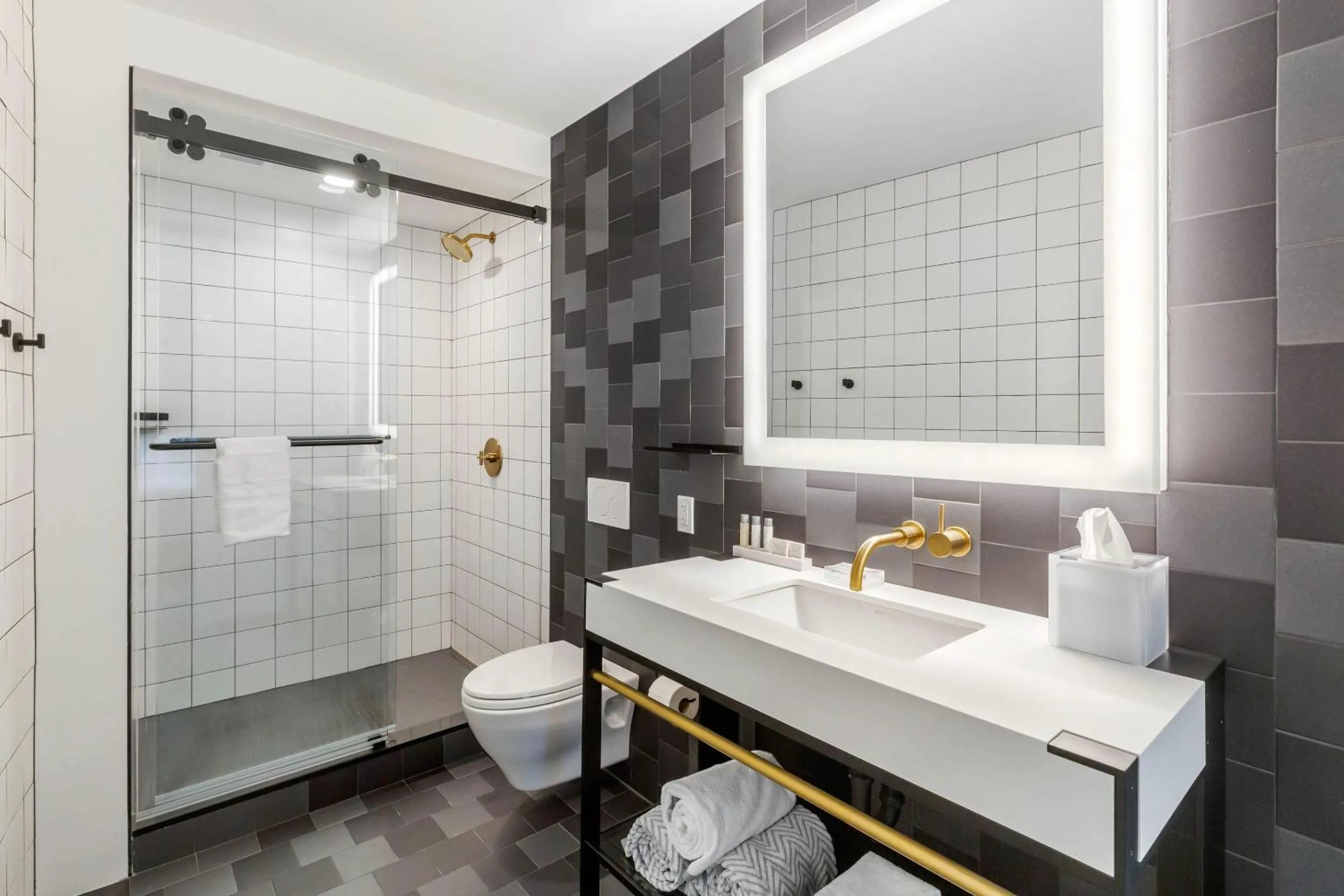 Bedroom in Cambria Hotel Boston Downtown - Seaport