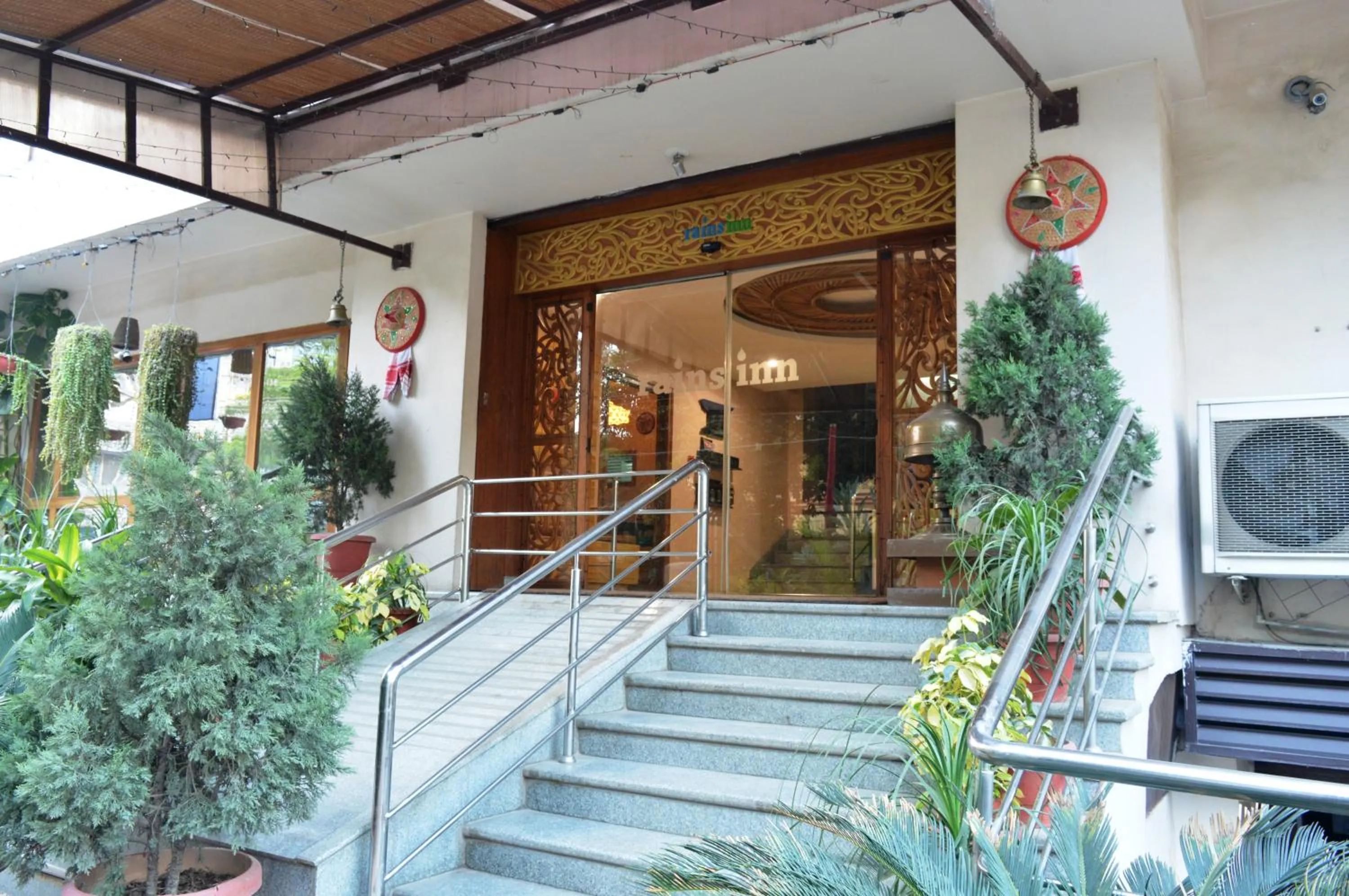 Facade/entrance in Hotel Rains Inn