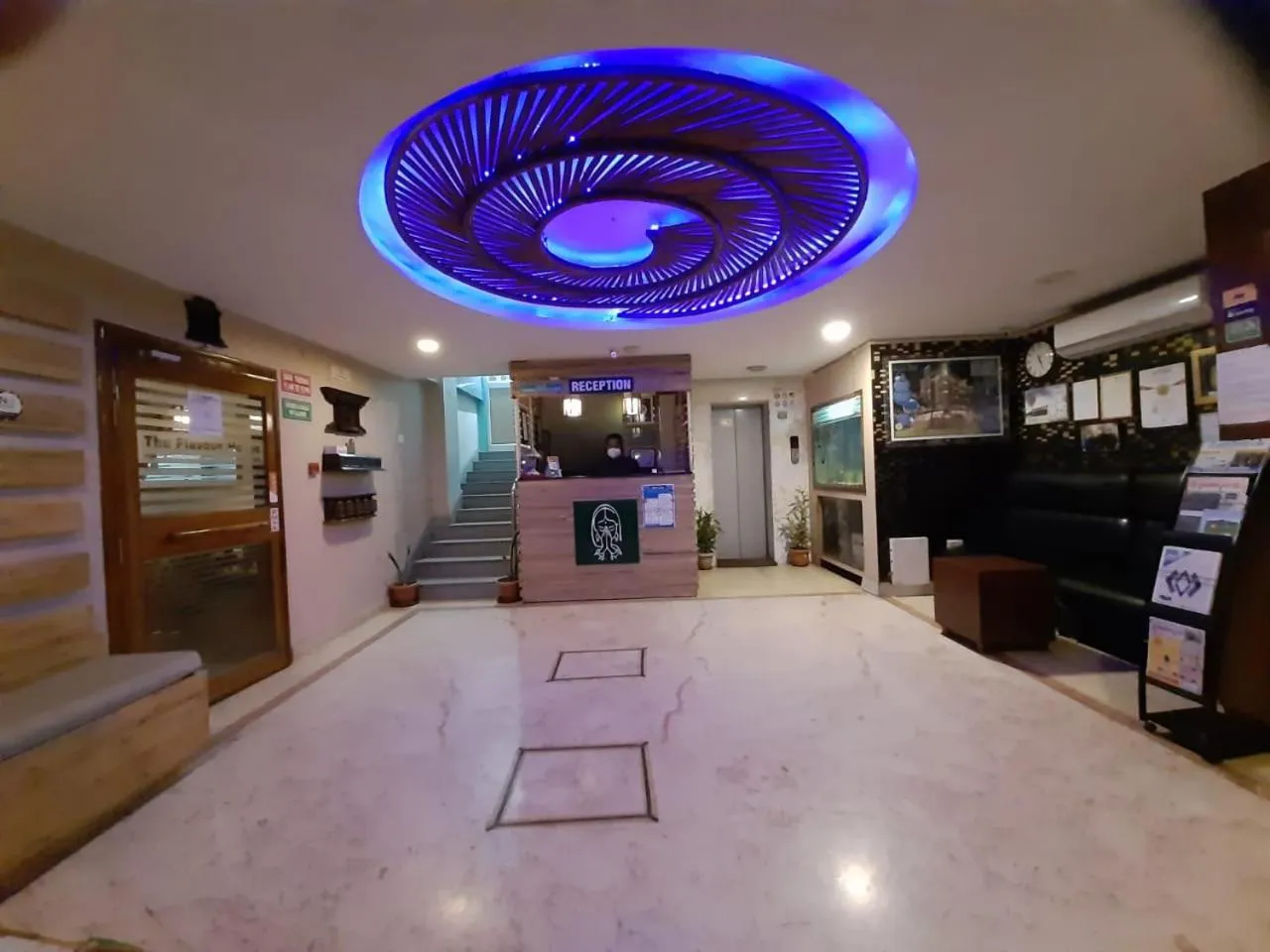 Lobby or reception in Hotel Rains Inn