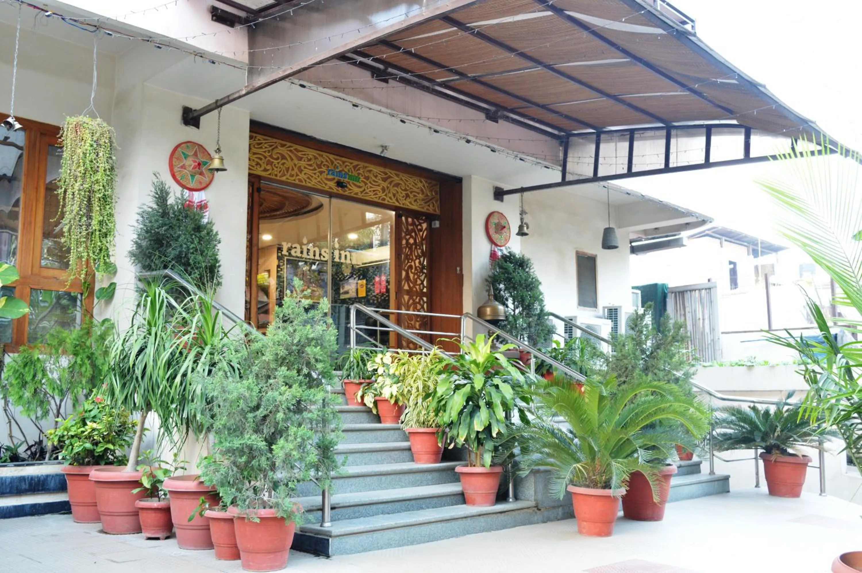 Facade/entrance in Hotel Rains Inn