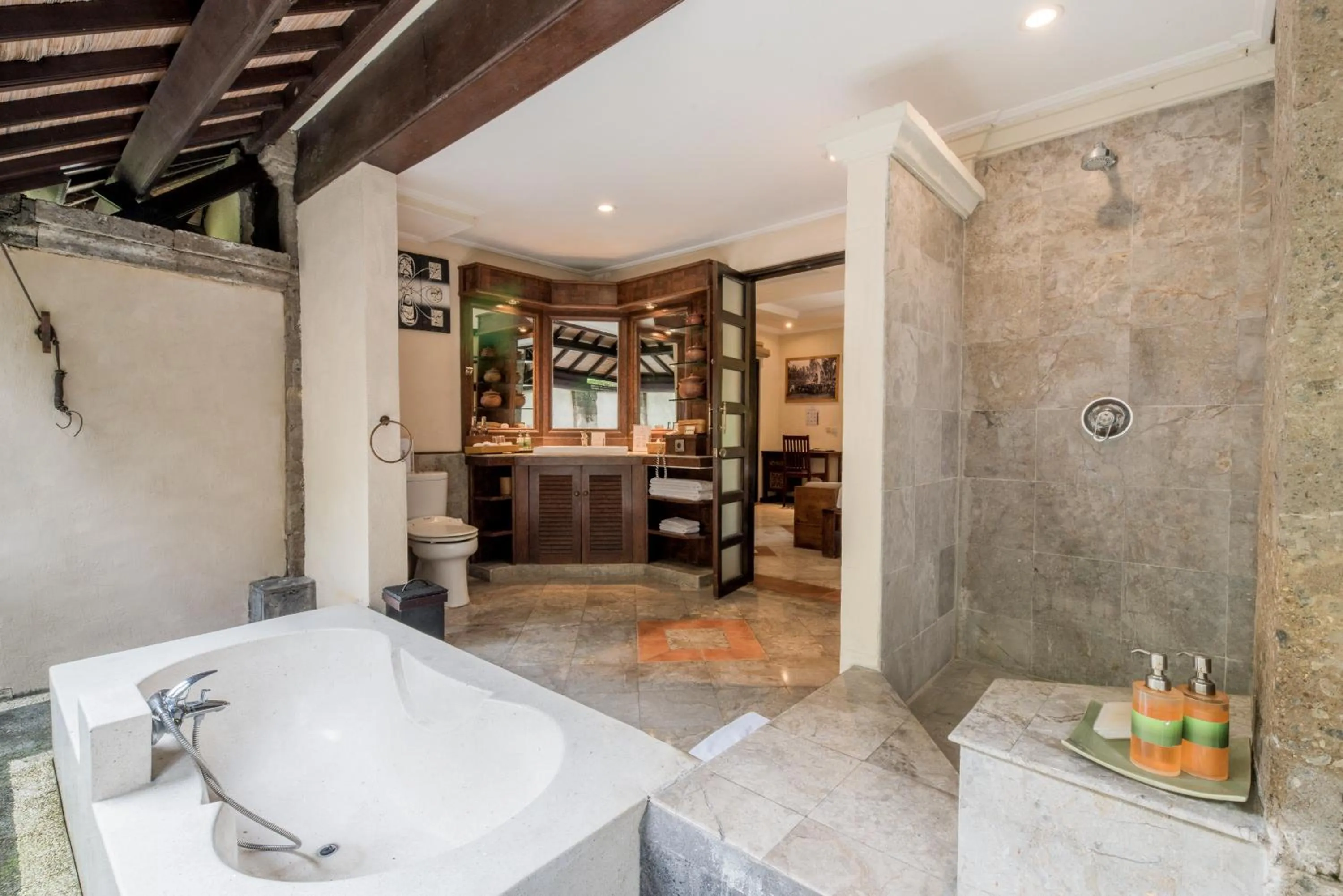 Bathroom in Hotel Vila Lumbung