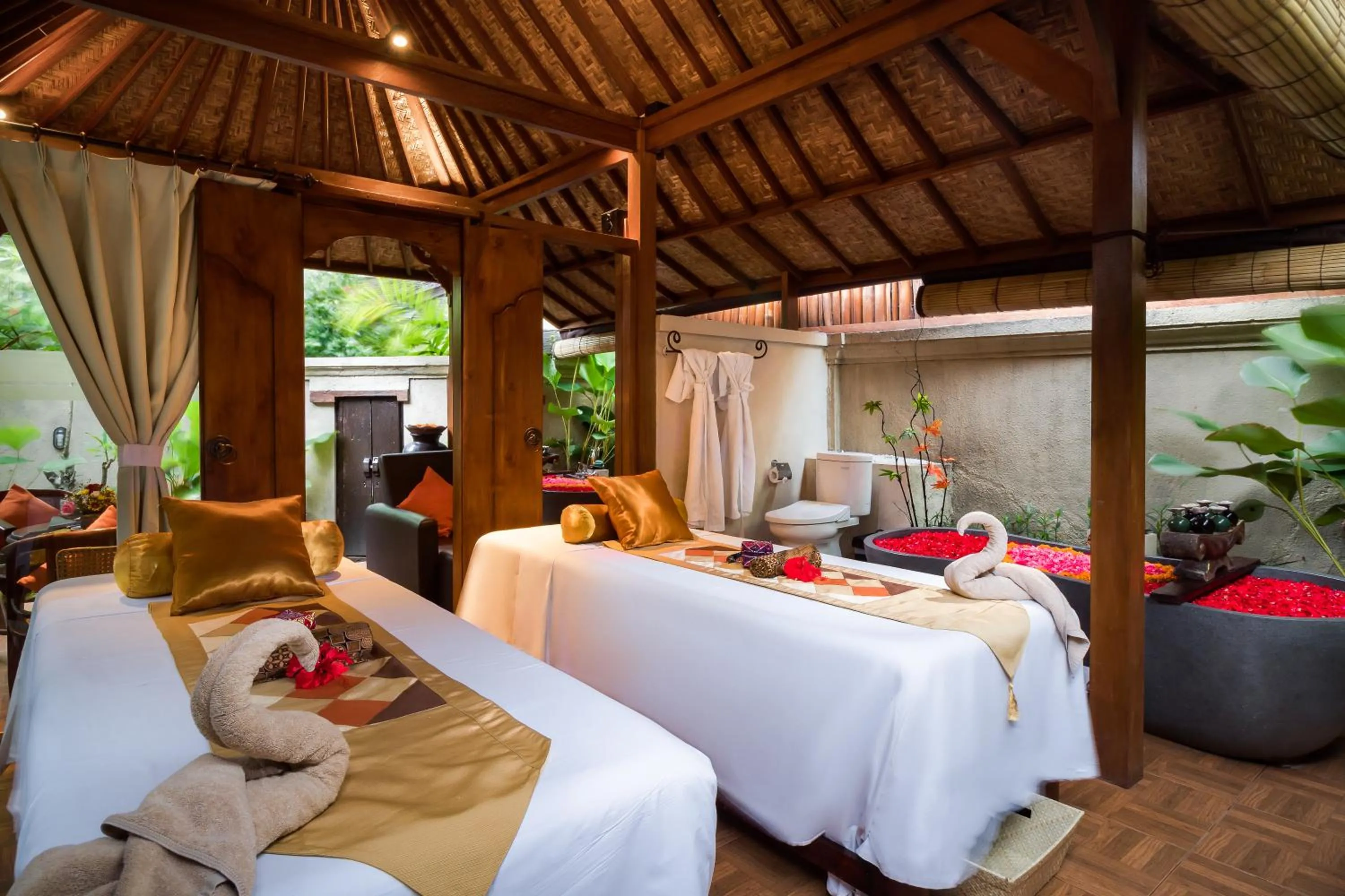 Spa and wellness centre/facilities, Bed in Hotel Vila Lumbung