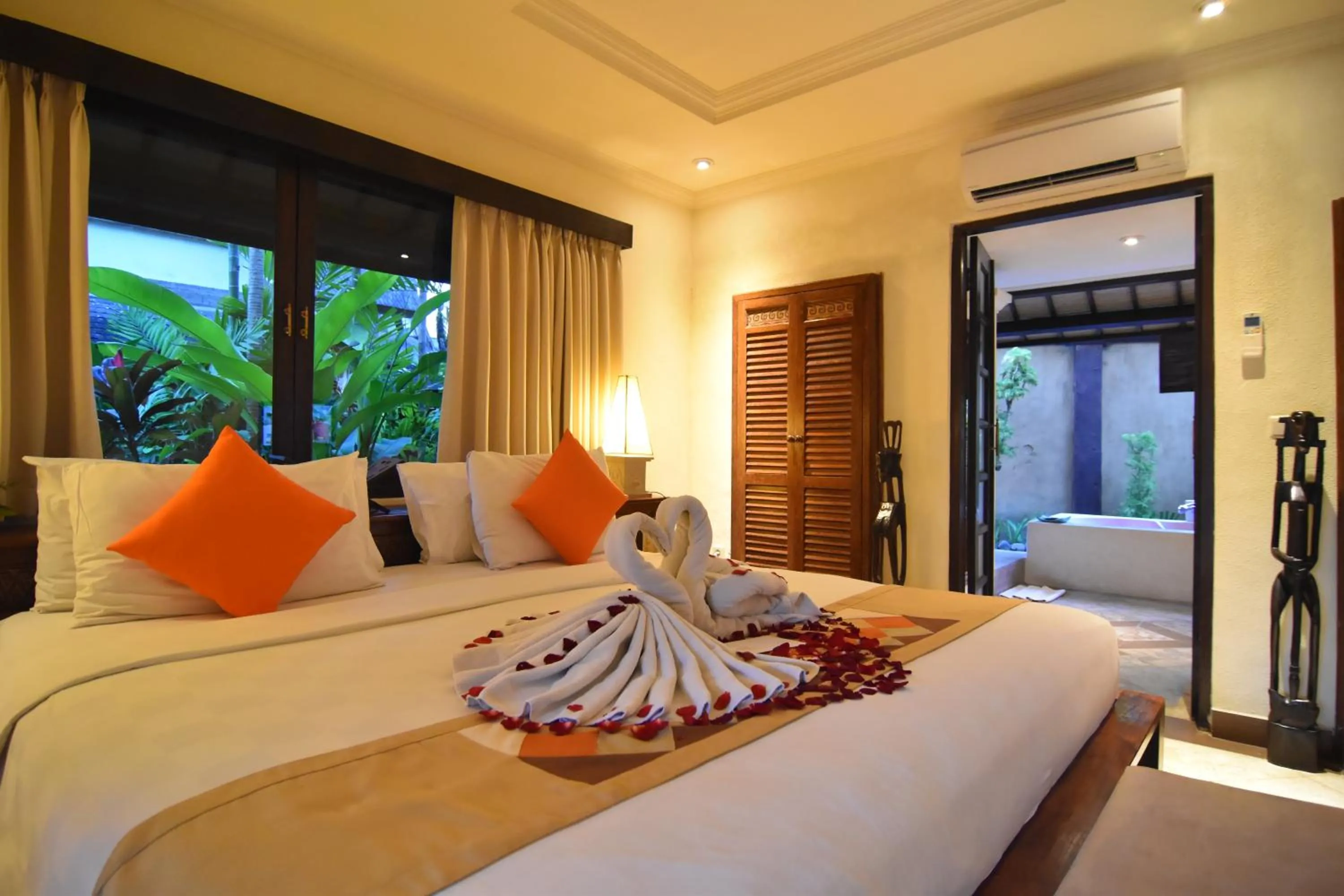 Bedroom, Bed in Hotel Vila Lumbung