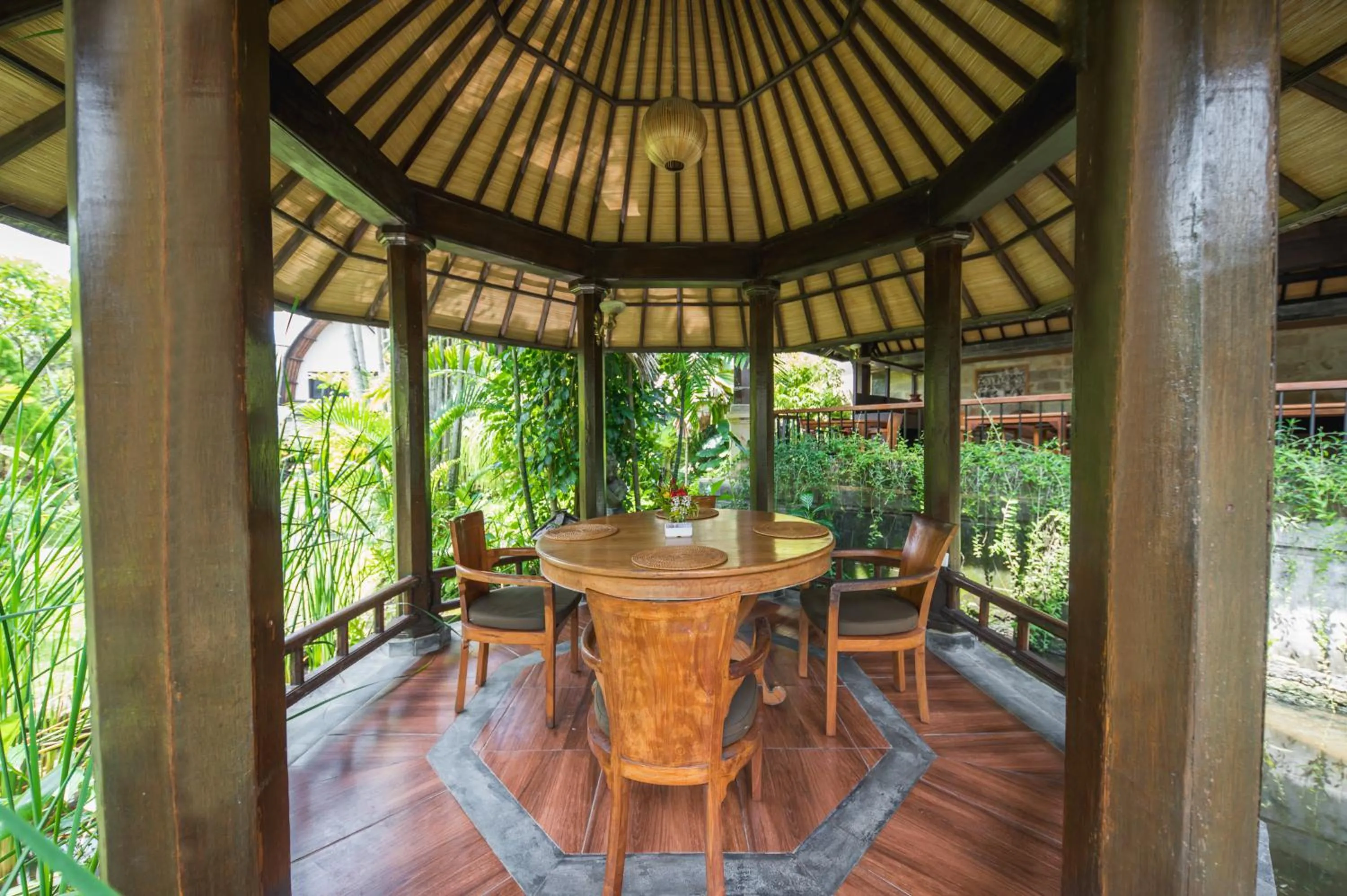 Restaurant/places to eat in Hotel Vila Lumbung