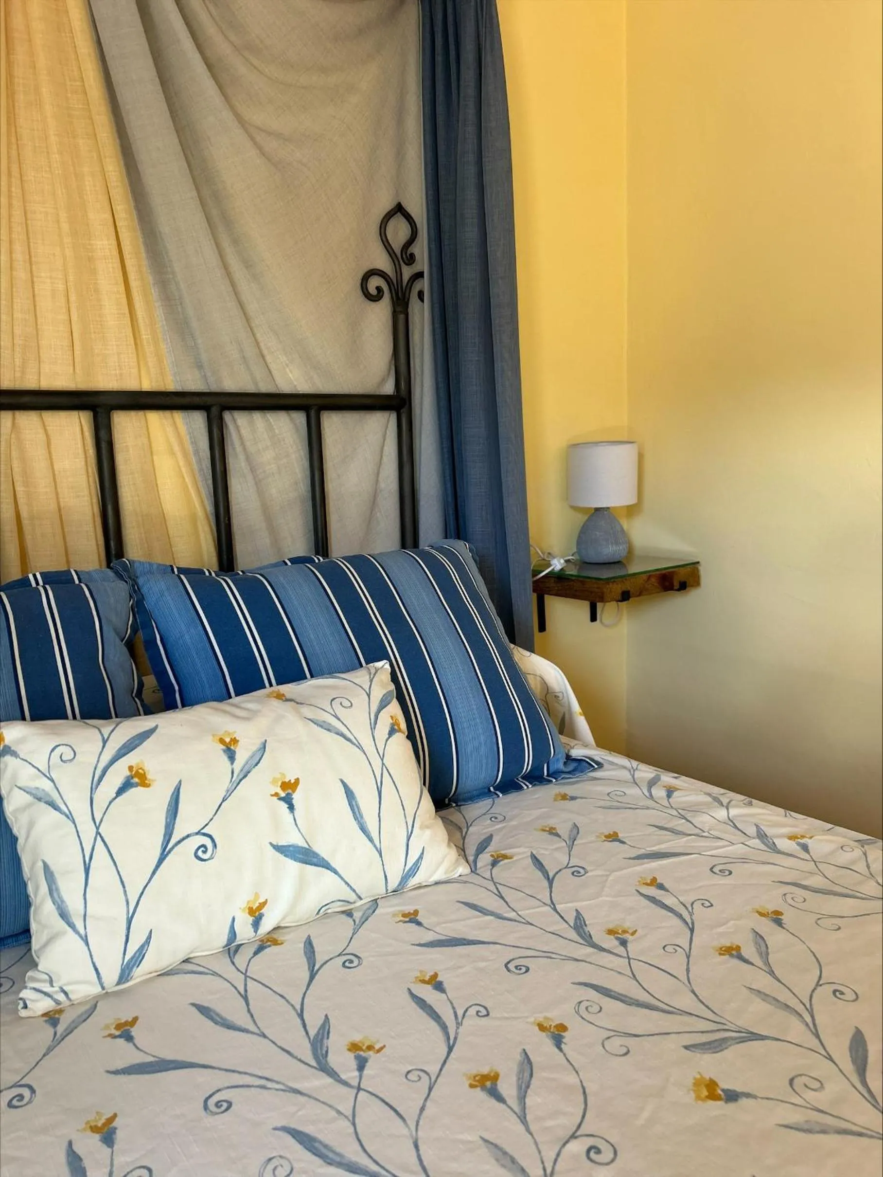 Double or Twin Room in Casa de Santiago