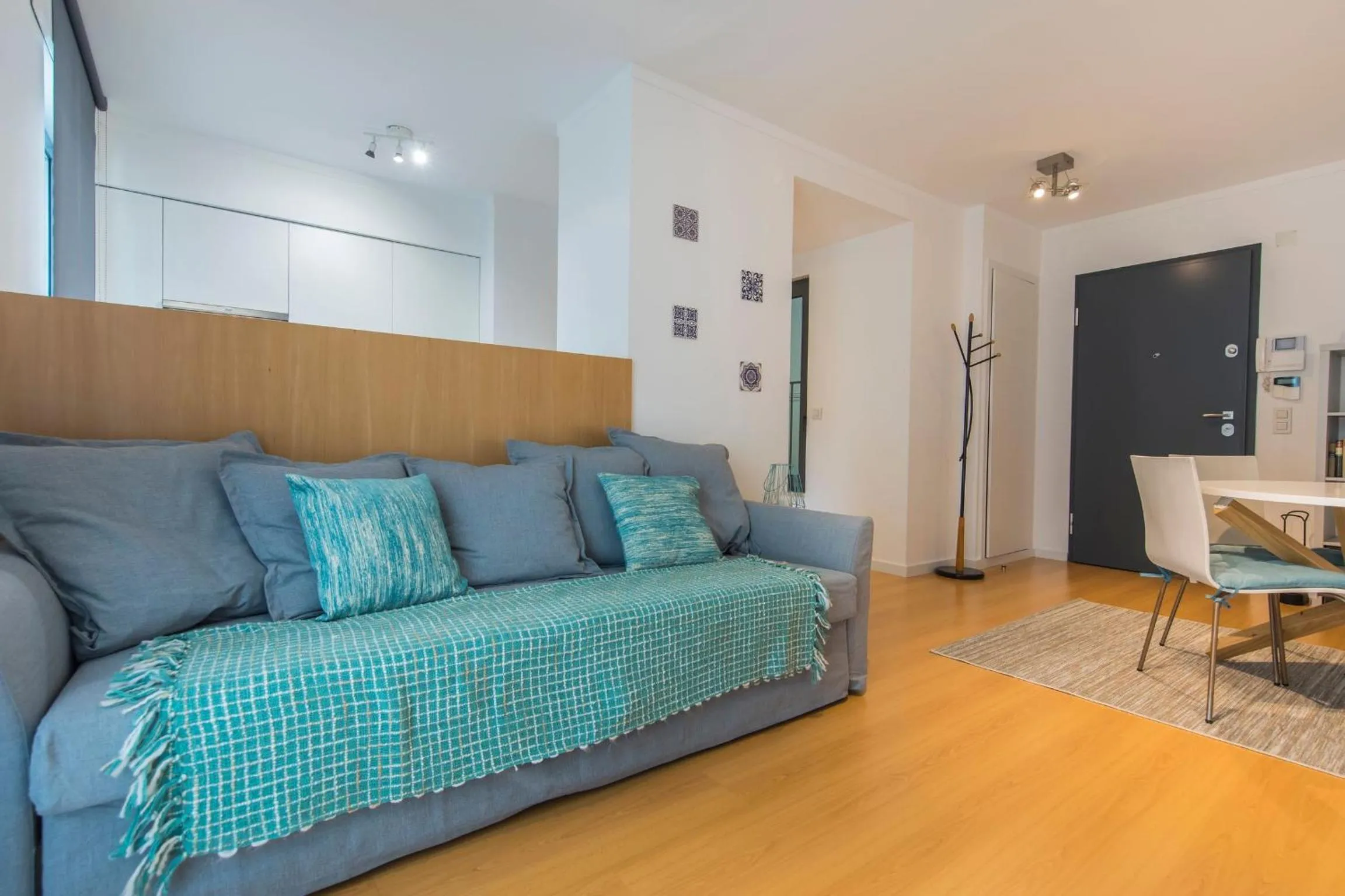 Bed in LovelyStay - Family-Friendly Apartment Downtown