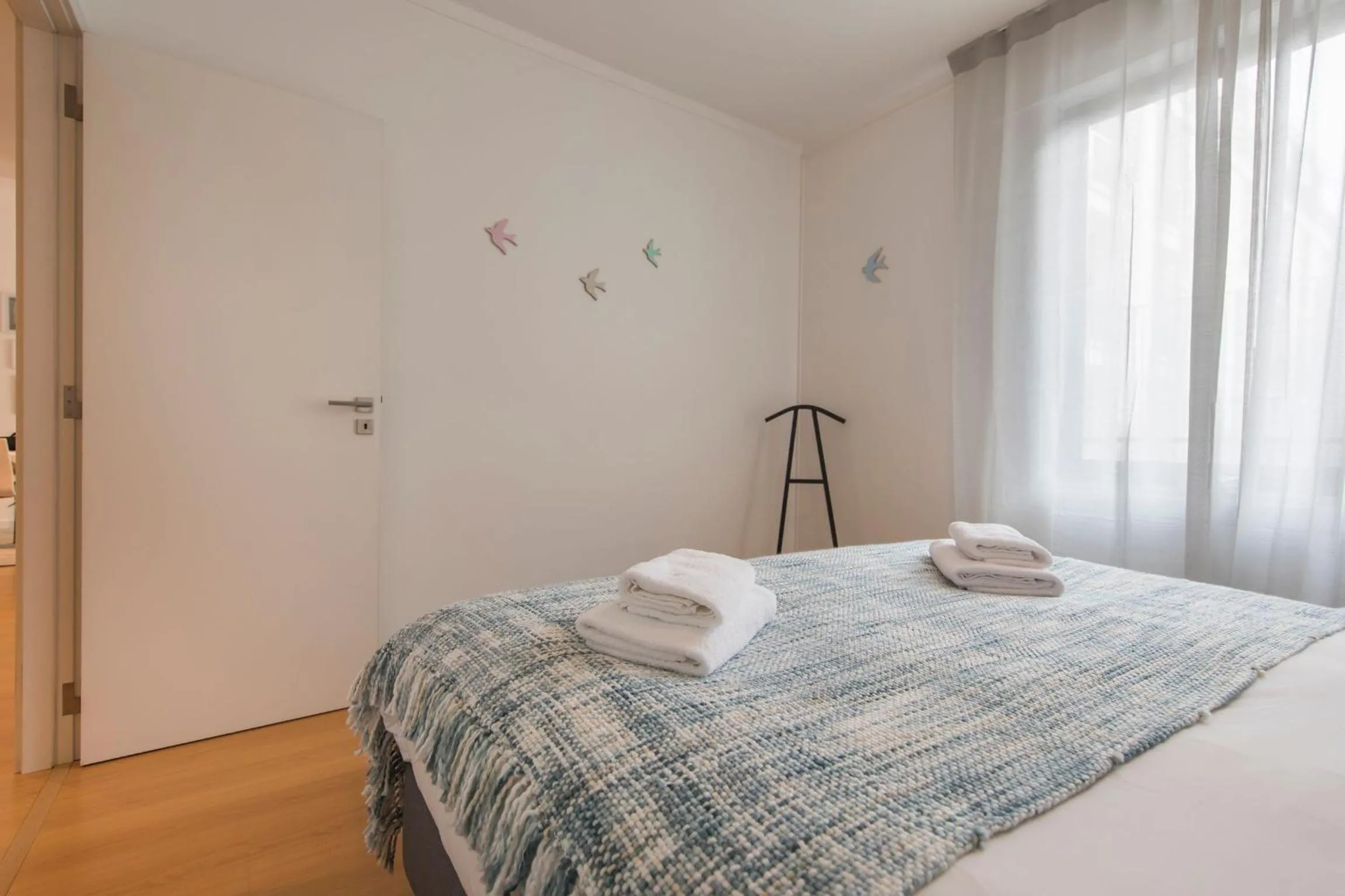 Other, Bed in LovelyStay - Family-Friendly Apartment Downtown