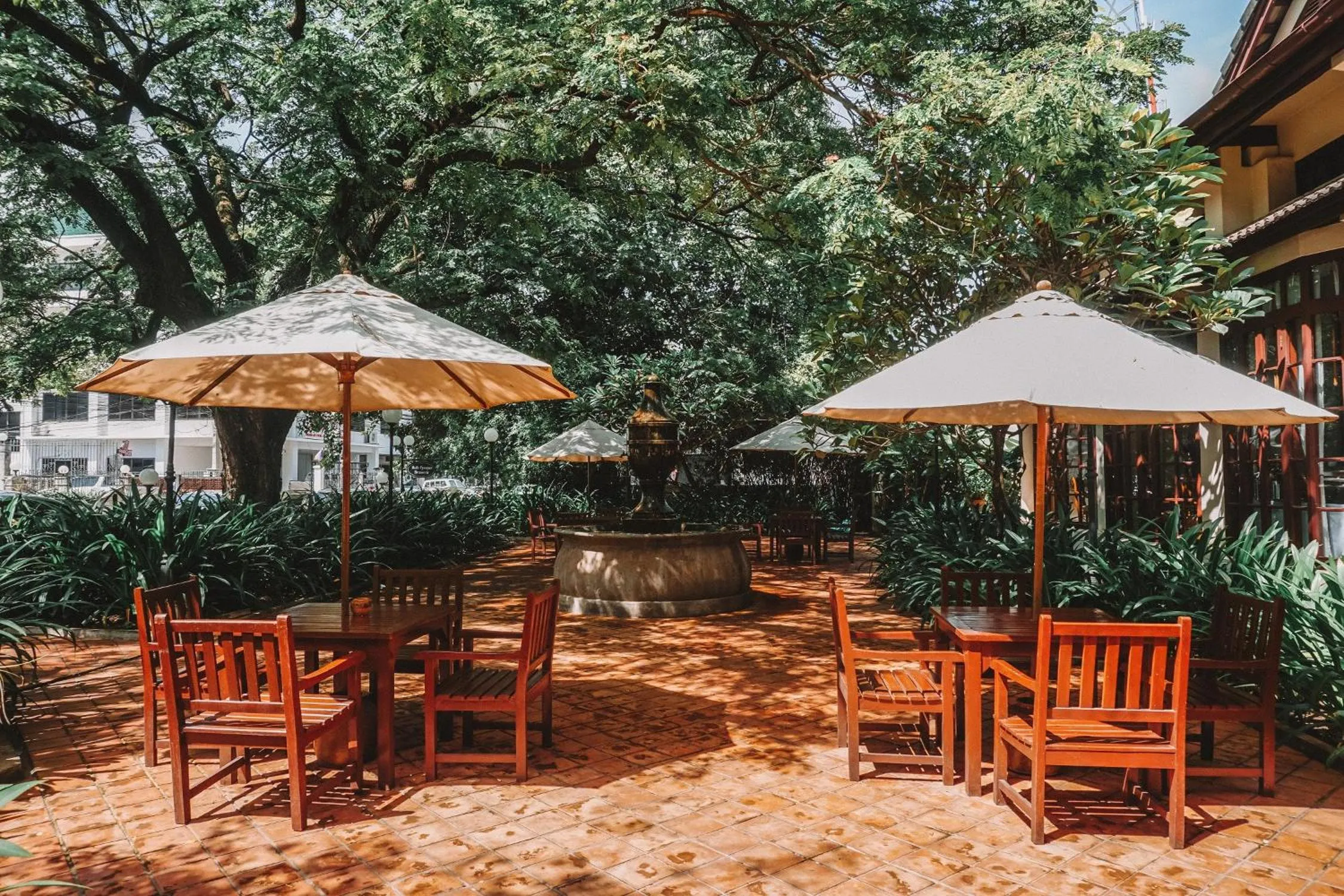 Patio in Settha Palace Hotel