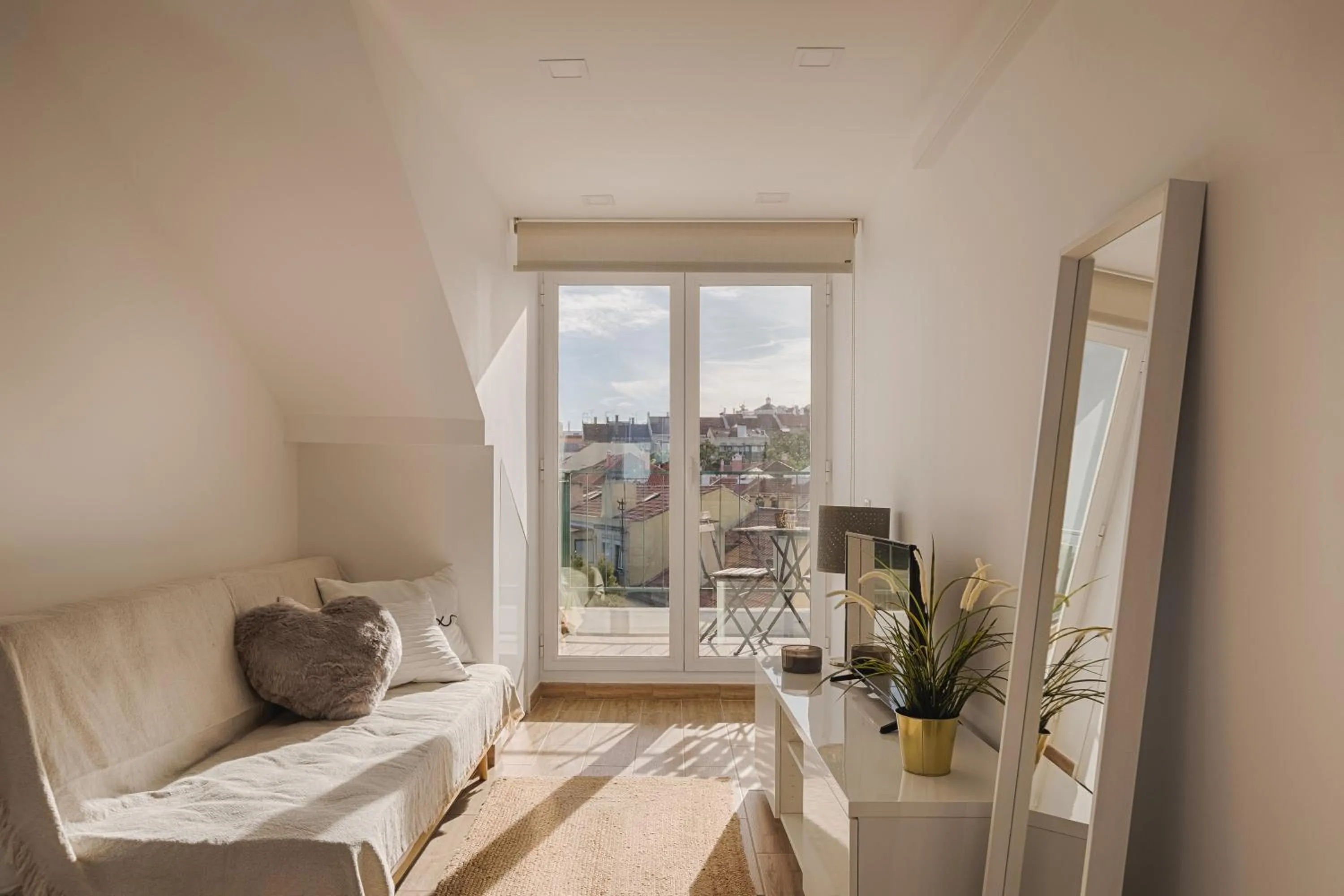 Romantic Gem with 2 Terraces in Alcântara