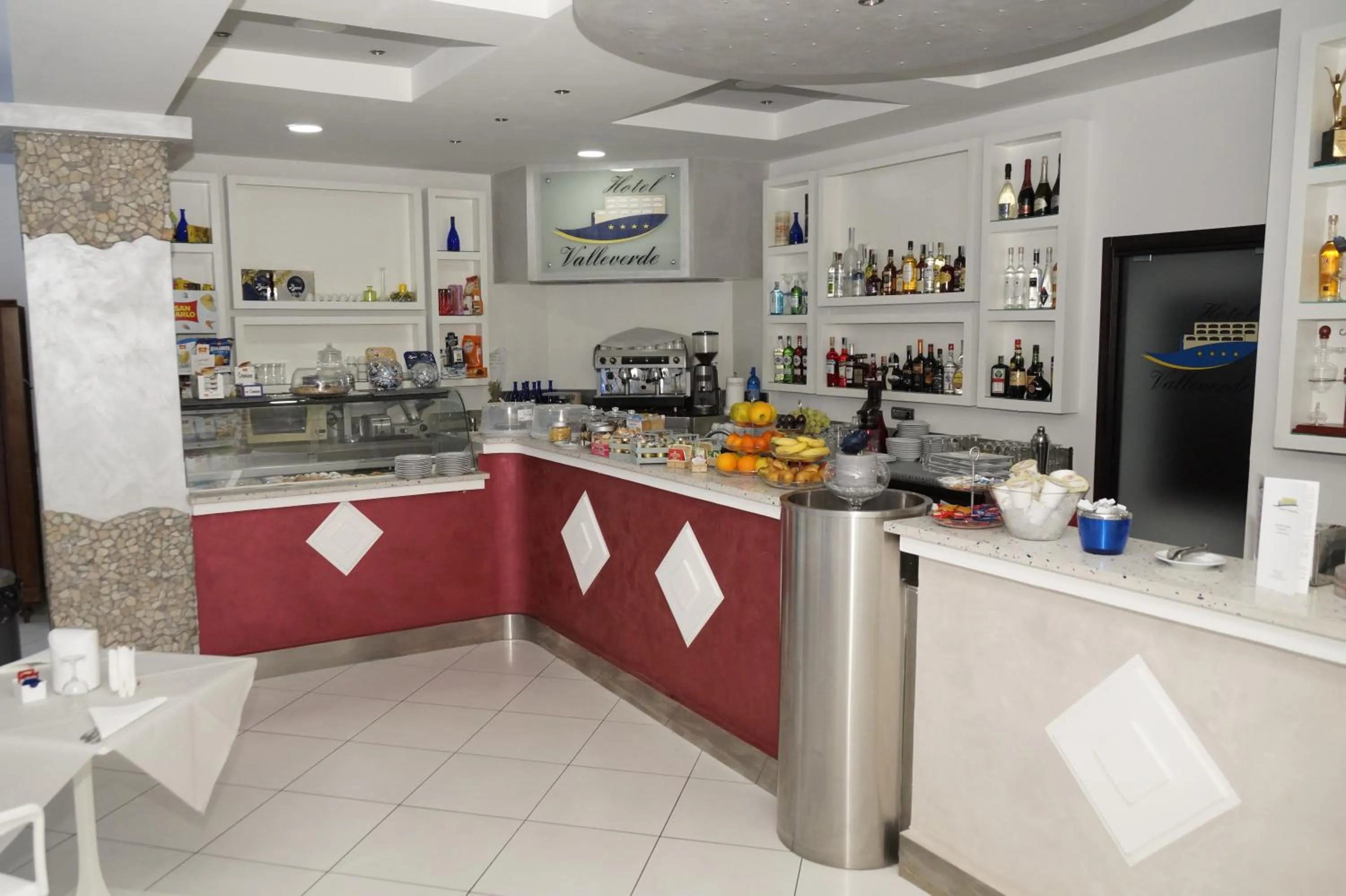 Restaurant/places to eat in HOTEL VALLEVERDE