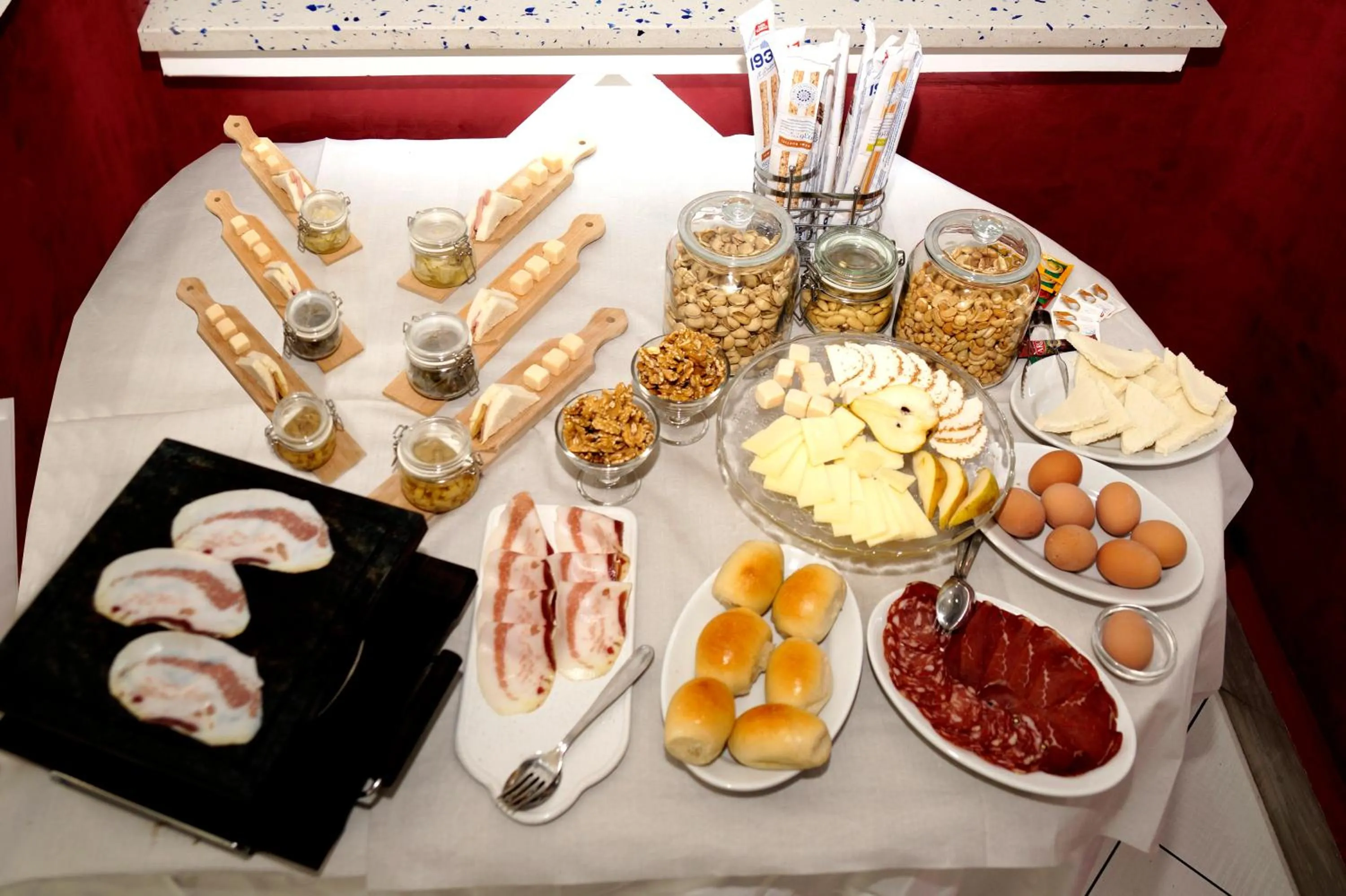 Food and drinks in HOTEL VALLEVERDE