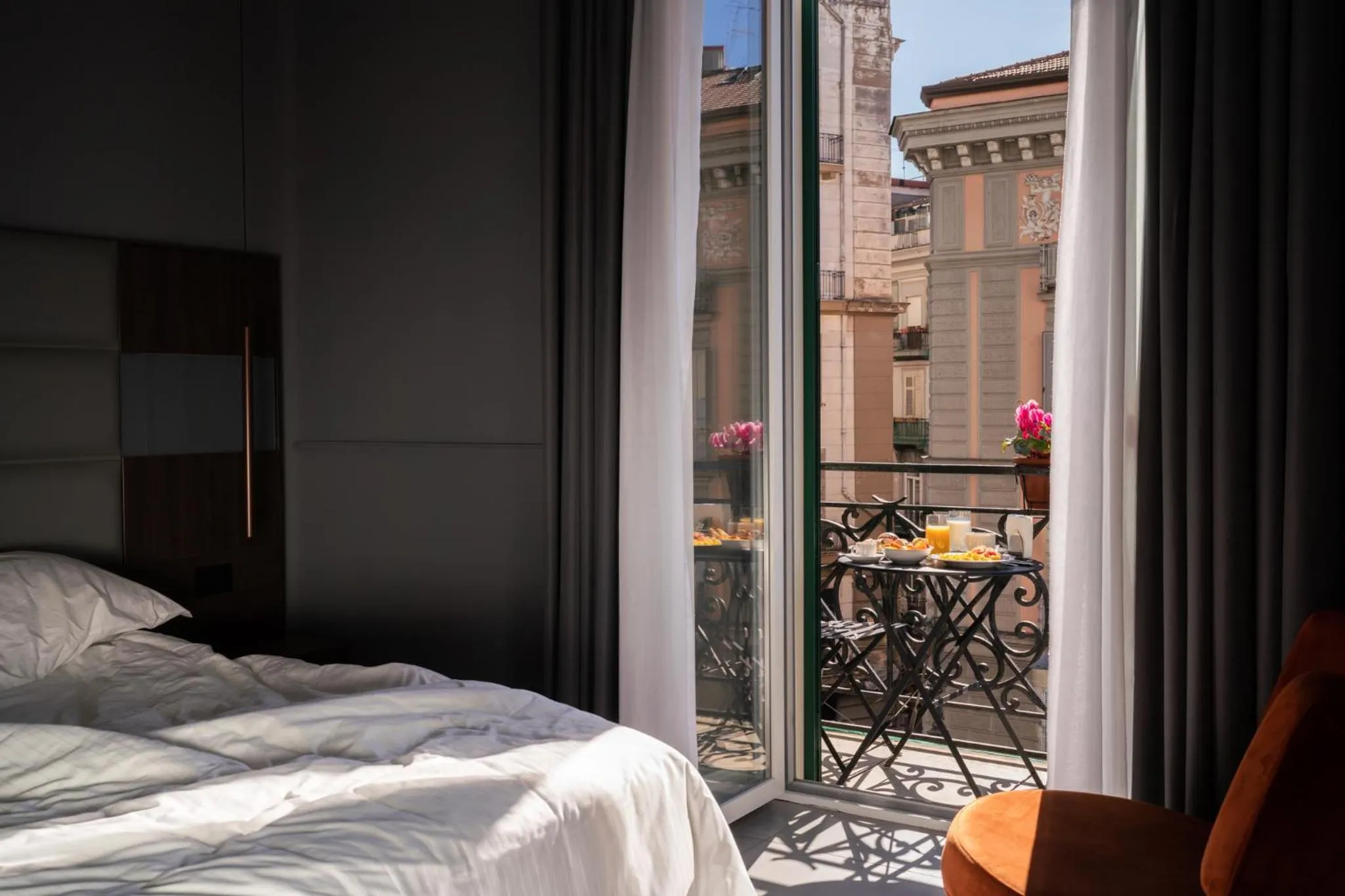 Balcony/Terrace, Bed in The Grey